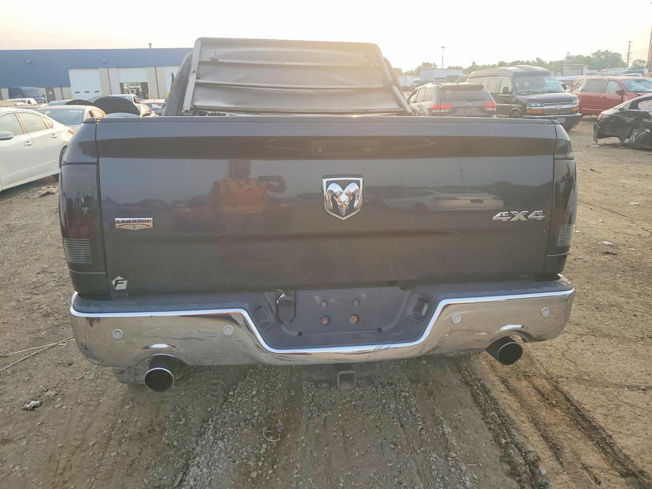 2015 Ram 1500 Laramie Черный vin: 1C6RR7NT2FS786865