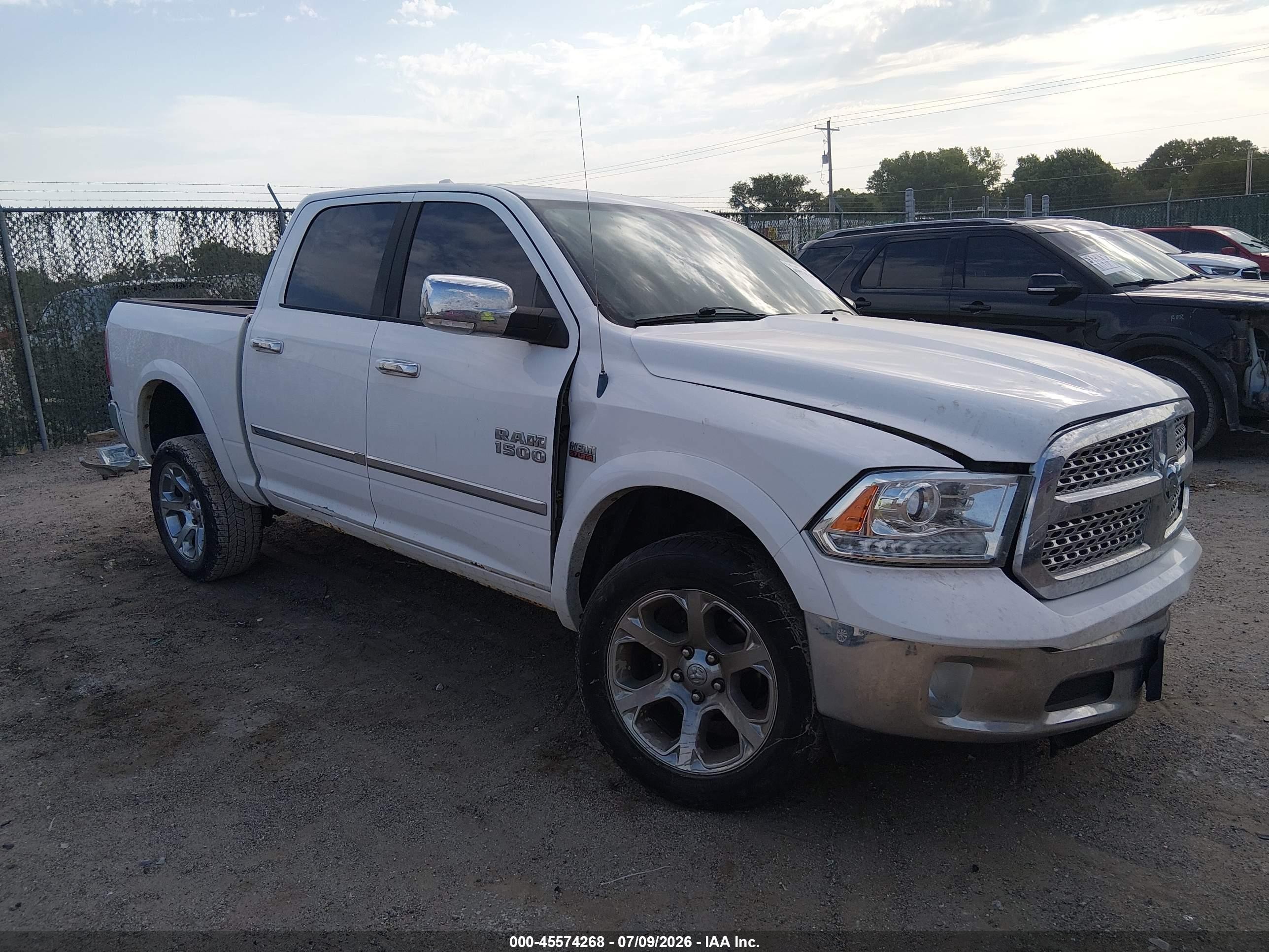 2013 Ram 1500 Laramie White vin: 1C6RR7NT3DS605575