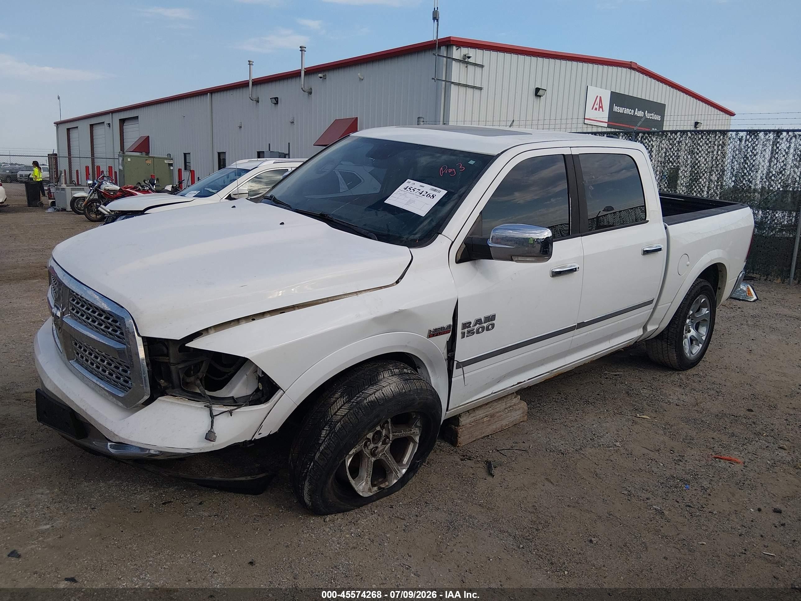 2013 Ram 1500 Laramie White vin: 1C6RR7NT3DS605575