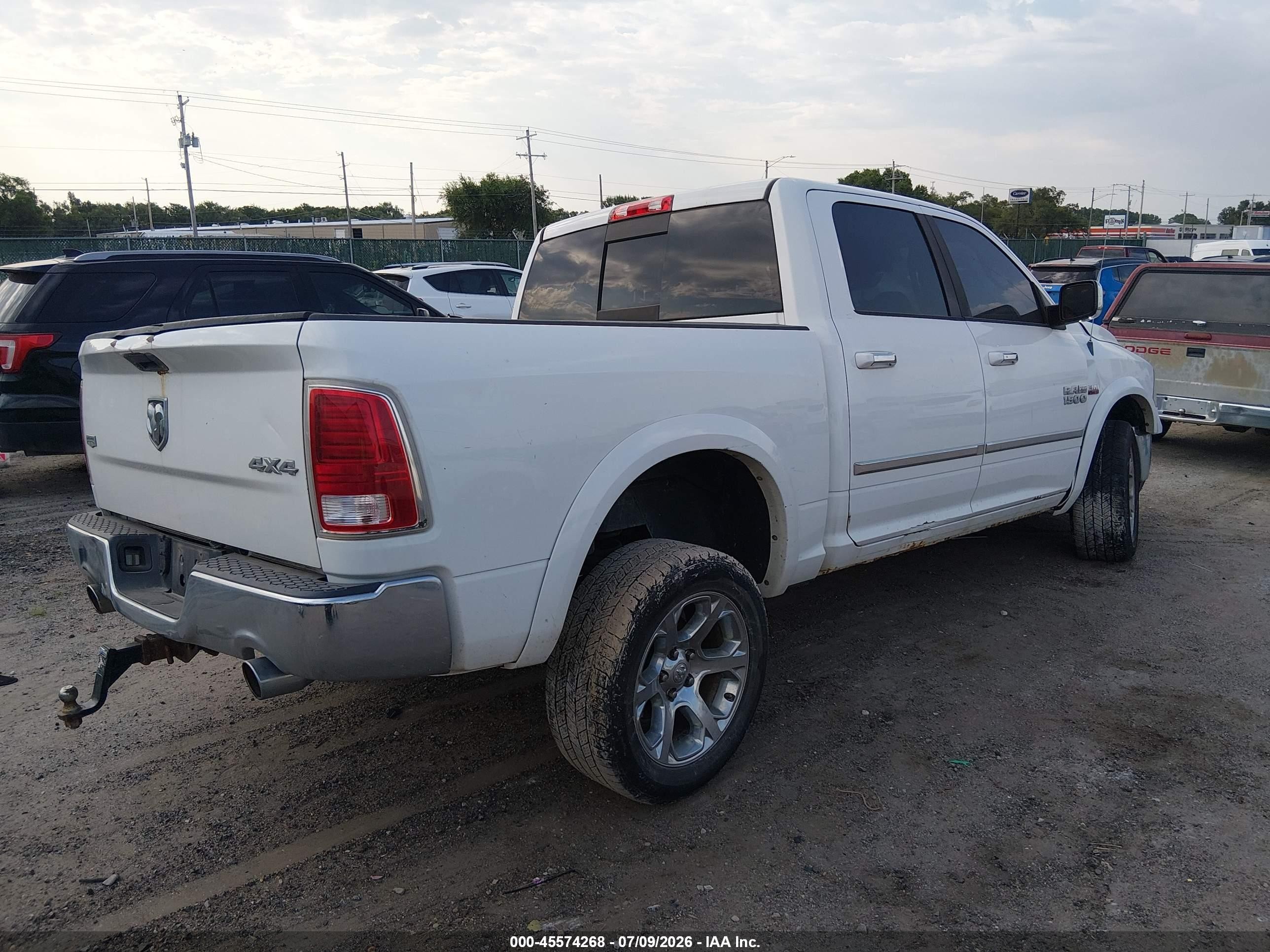 2013 Ram 1500 Laramie White vin: 1C6RR7NT3DS605575