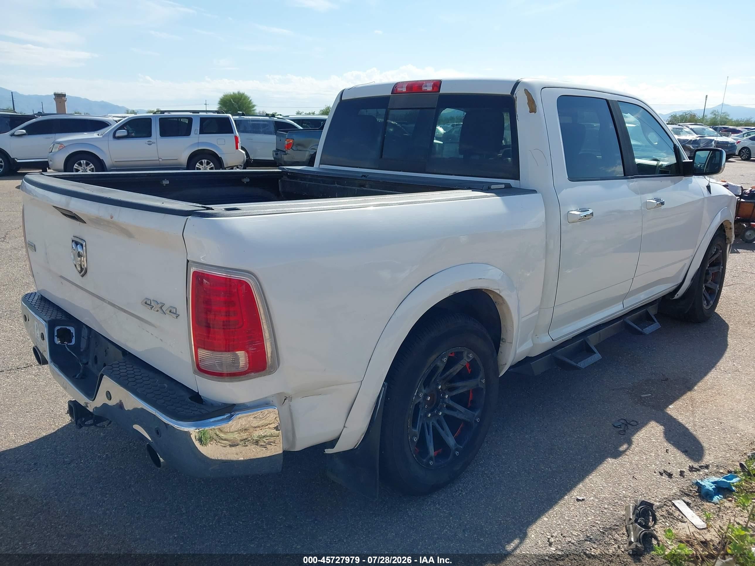 2013 Ram 1500 Laramie White vin: 1C6RR7NT3DS623865
