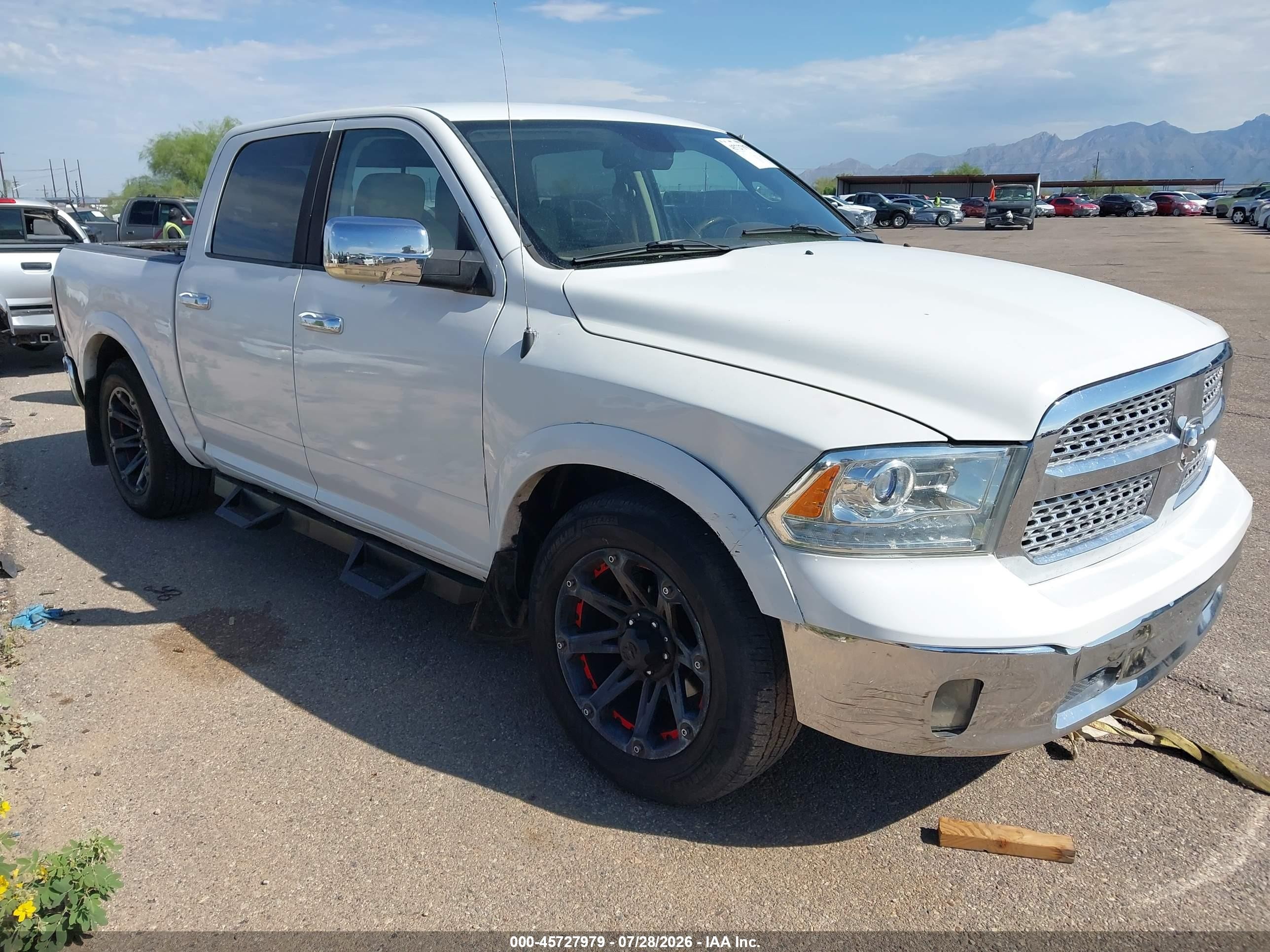 2013 Ram 1500 Laramie White vin: 1C6RR7NT3DS623865