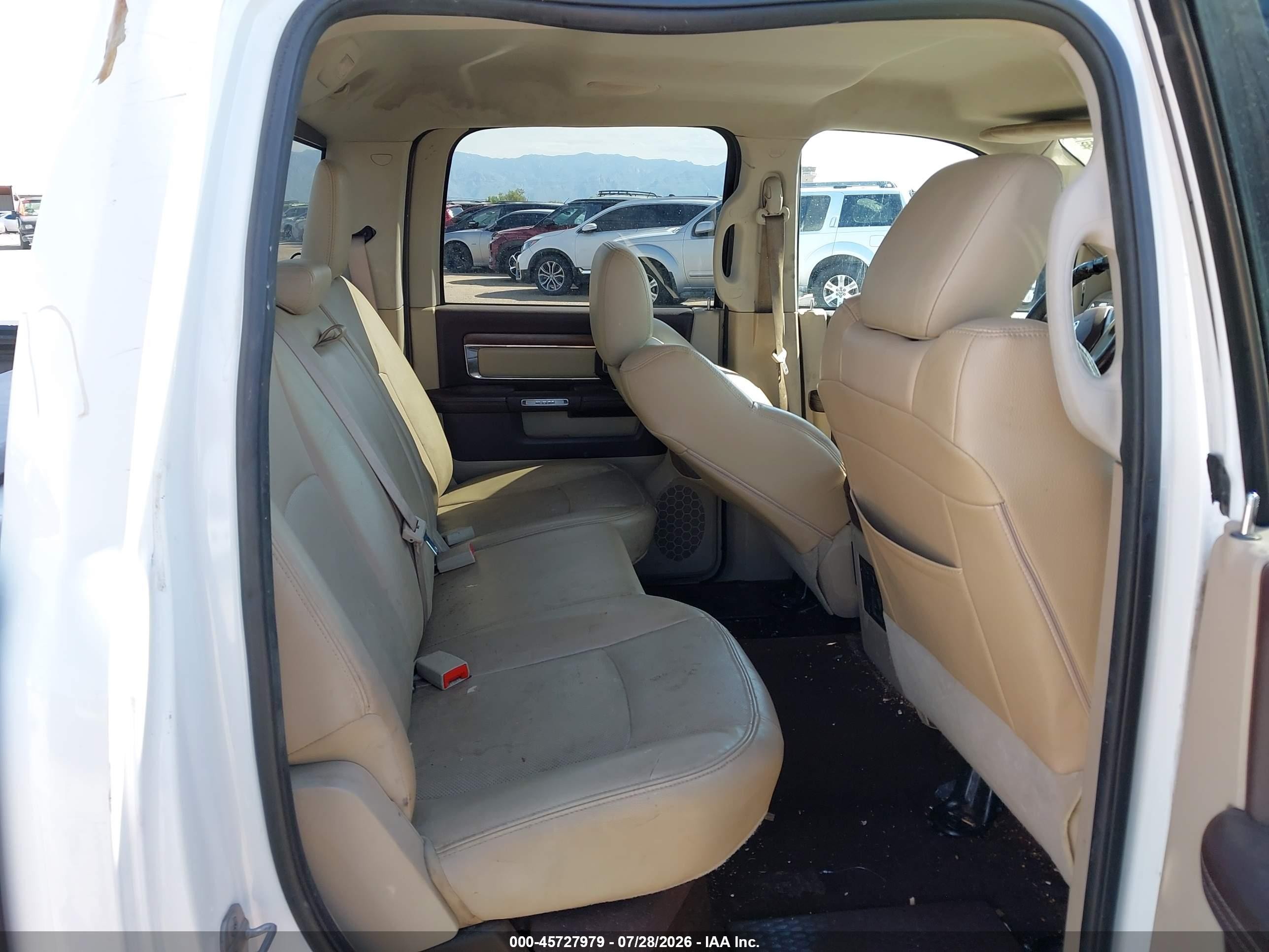 2013 Ram 1500 Laramie White vin: 1C6RR7NT3DS623865