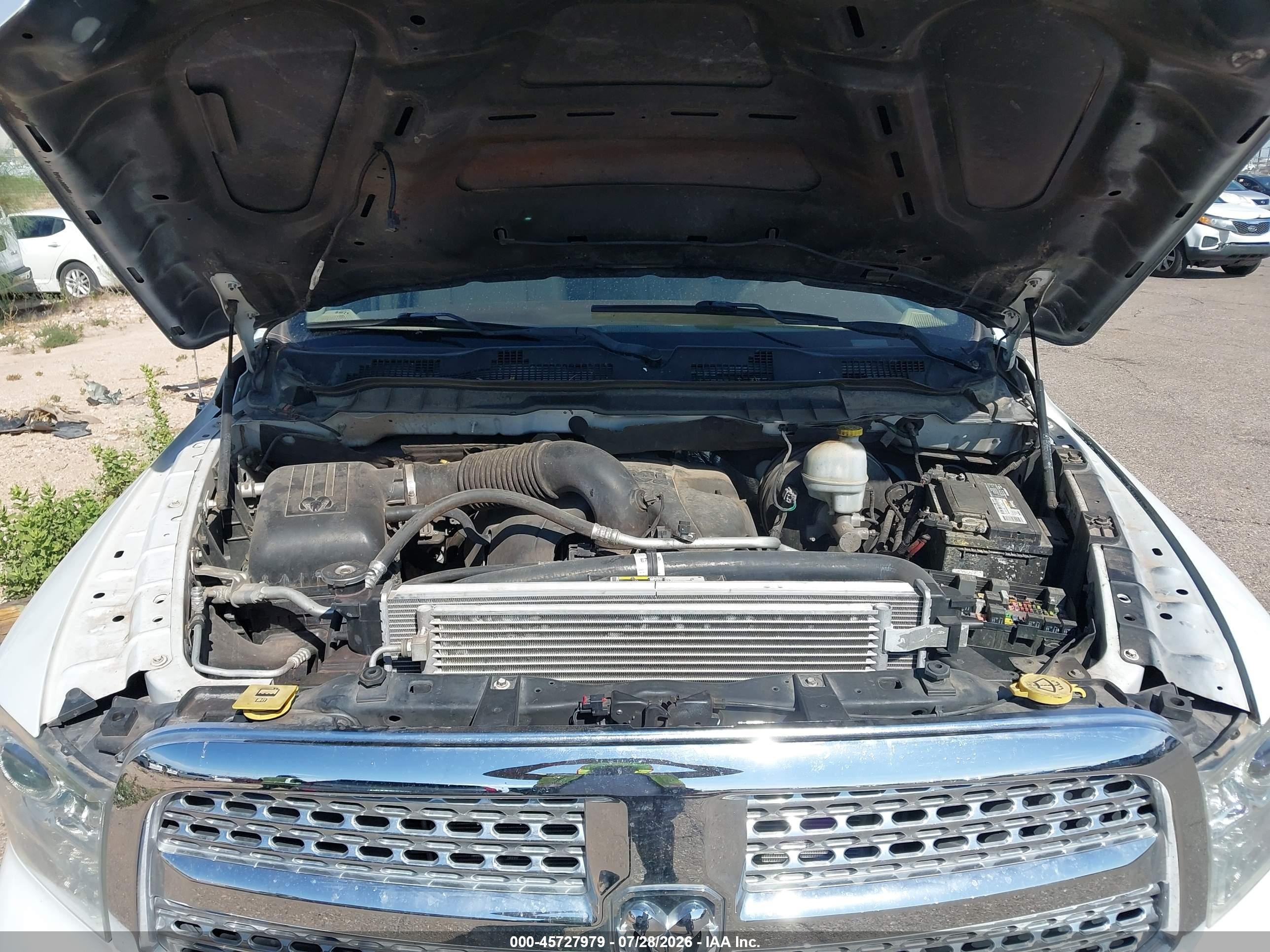 2013 Ram 1500 Laramie White vin: 1C6RR7NT3DS623865
