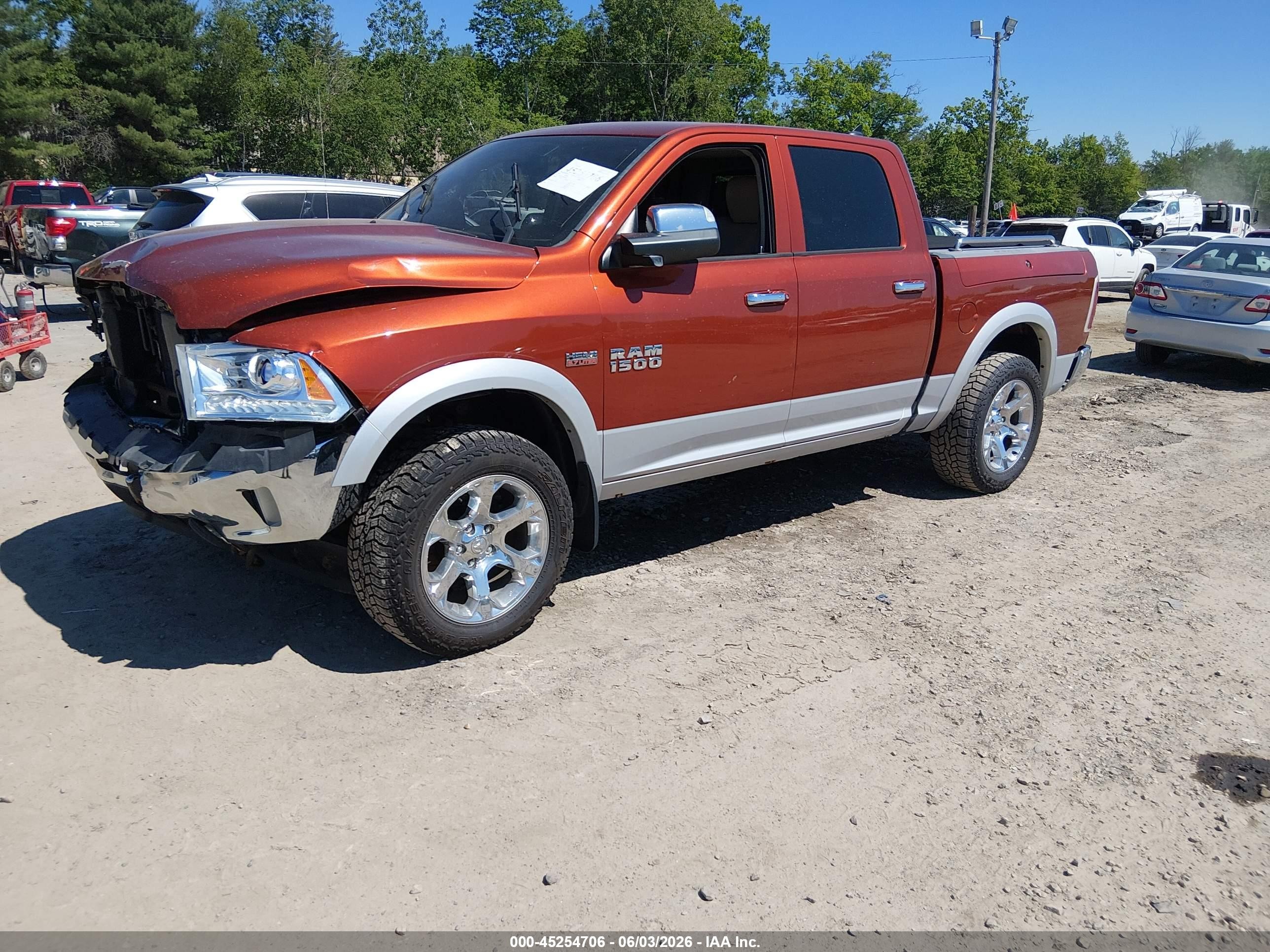 2013 Ram 1500 Laramie Red vin: 1C6RR7NT3DS640262