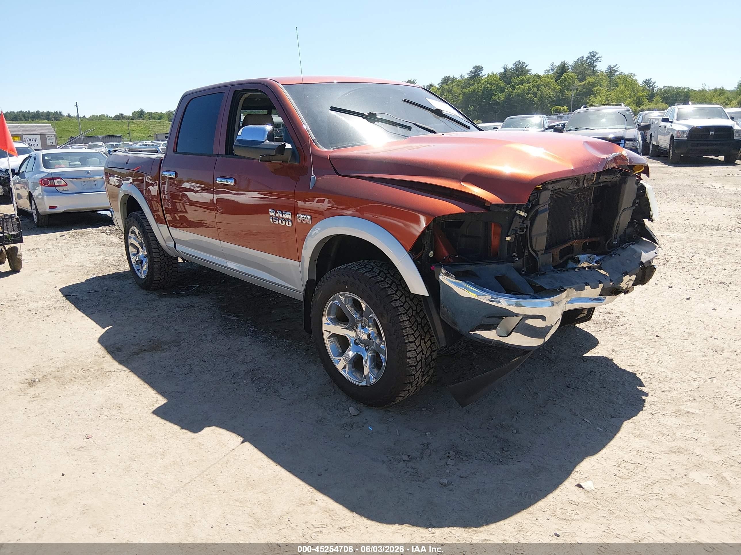 2013 Ram 1500 Laramie Red vin: 1C6RR7NT3DS640262