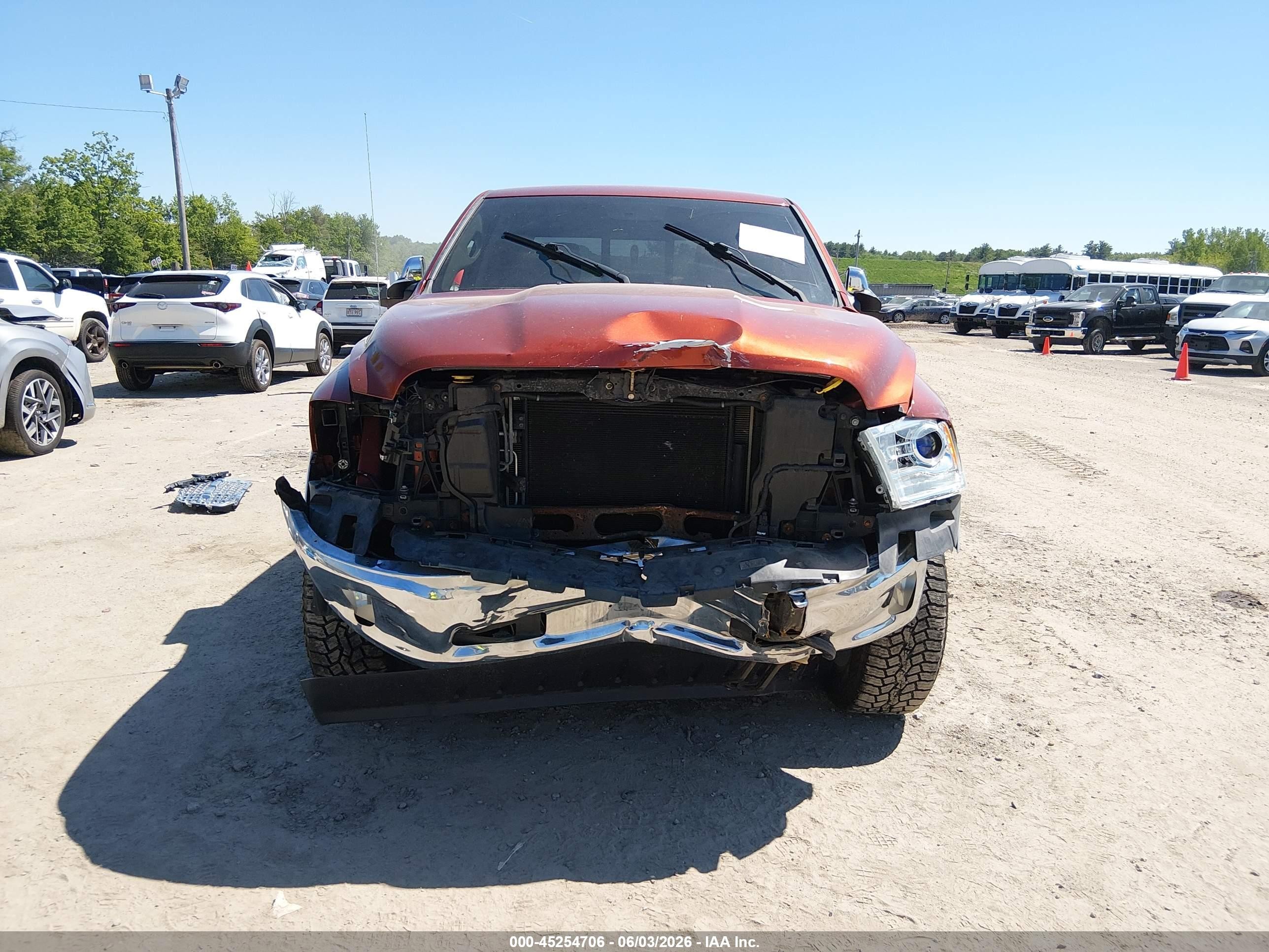2013 Ram 1500 Laramie Red vin: 1C6RR7NT3DS640262
