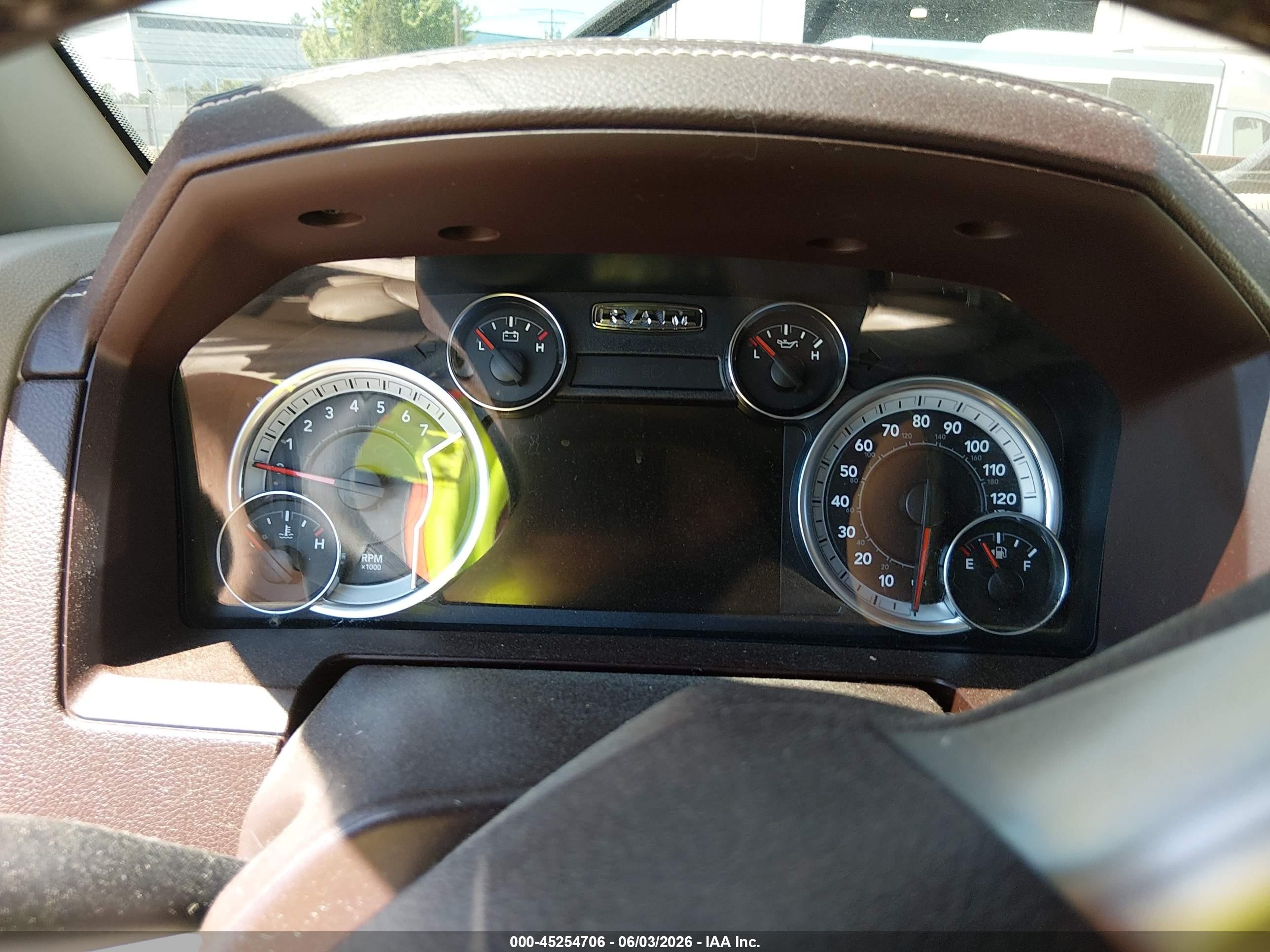 2013 Ram 1500 Laramie Red vin: 1C6RR7NT3DS640262