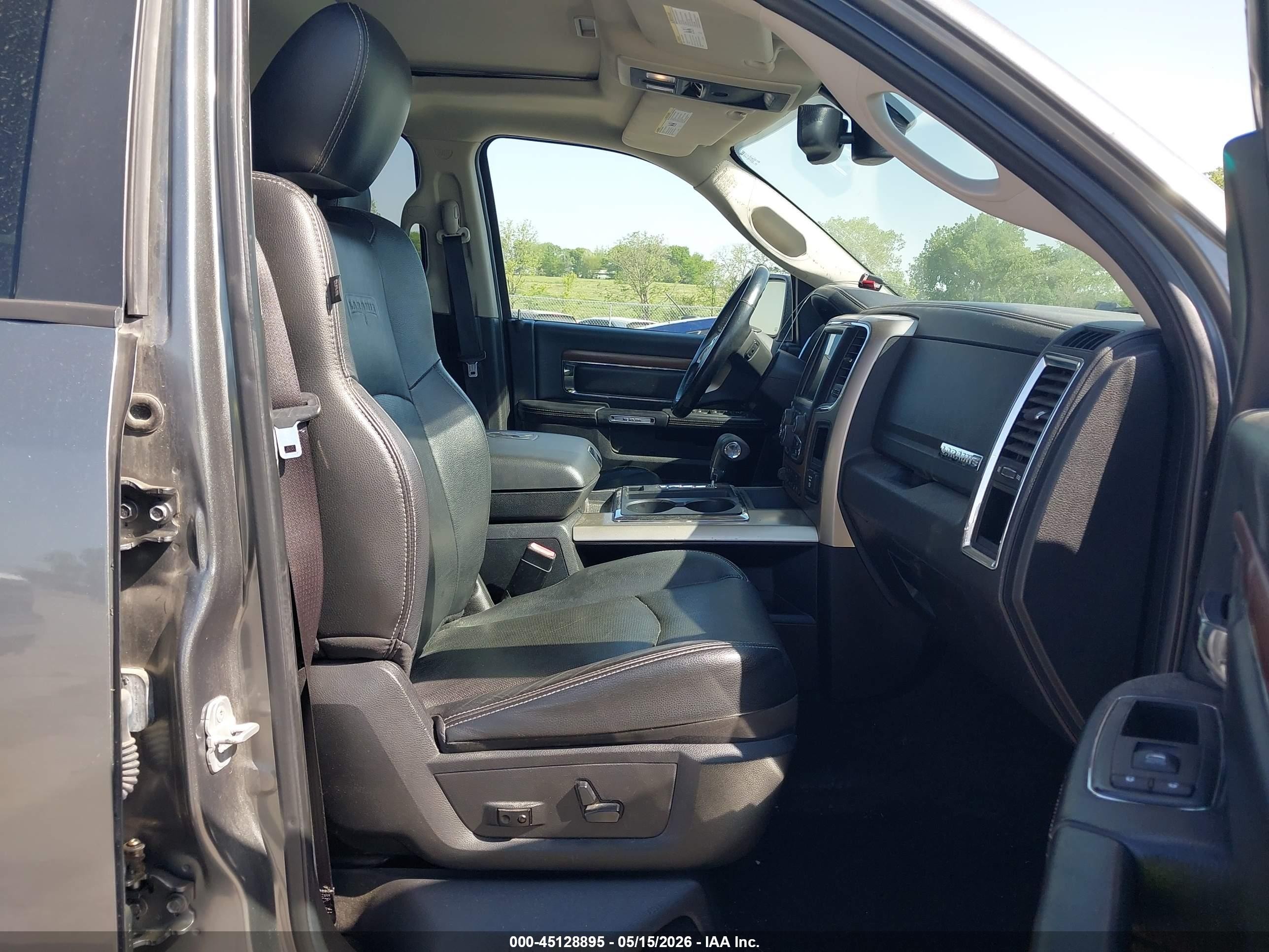 2013 Ram 1500 Laramie Black vin: 1C6RR7NT3DS661936