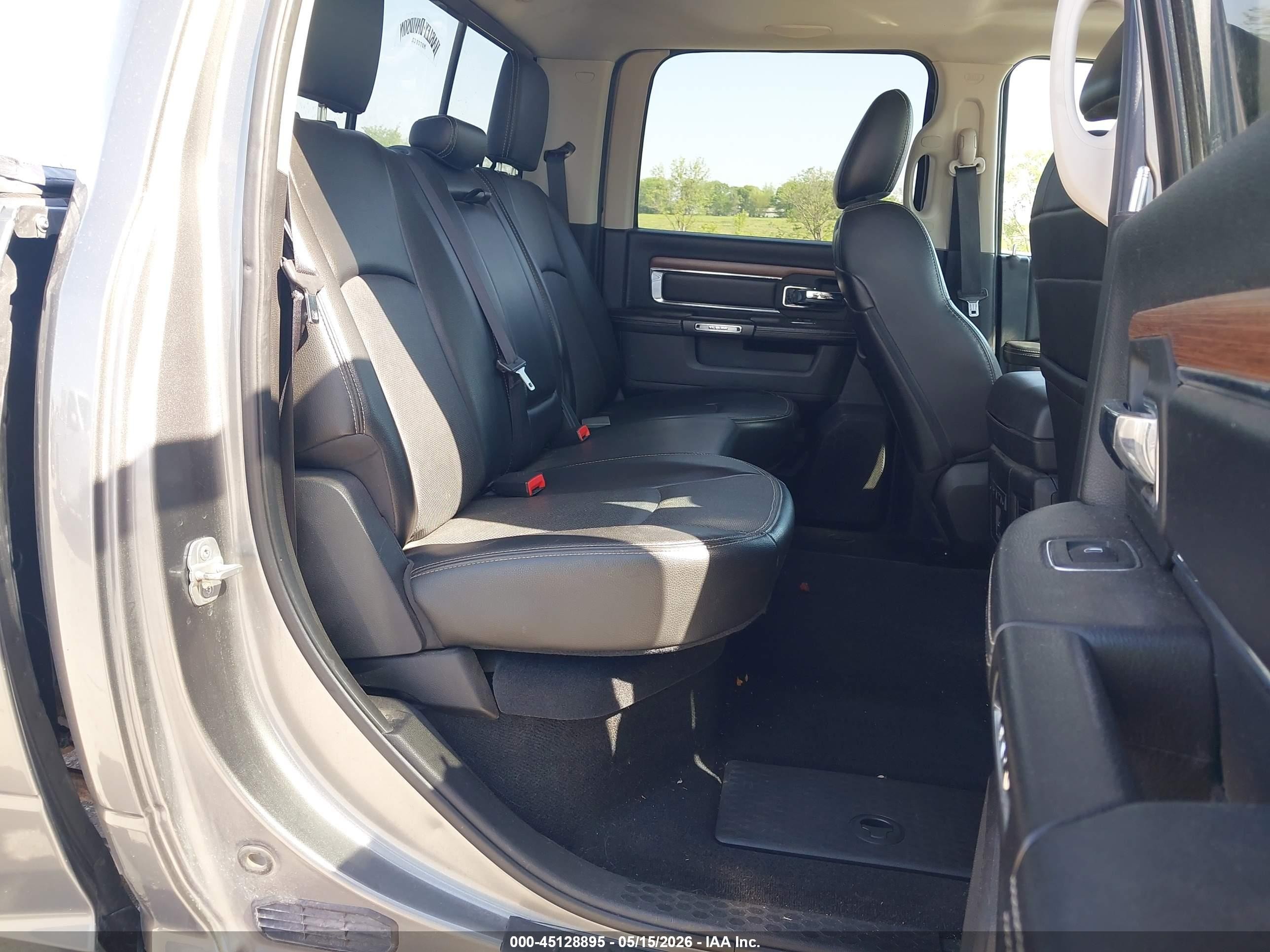 2013 Ram 1500 Laramie Black vin: 1C6RR7NT3DS661936