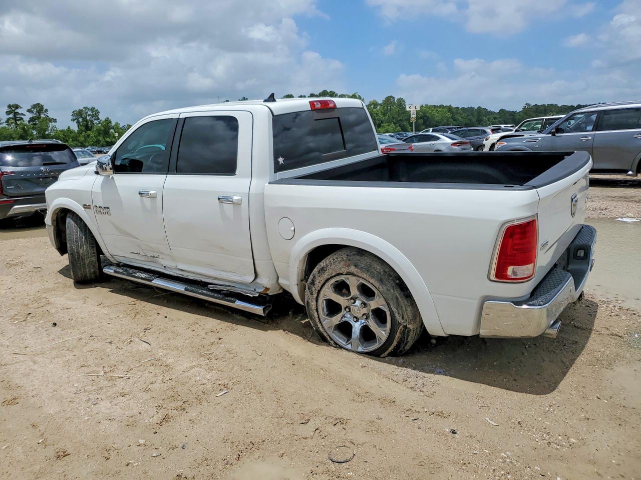 2015 Ram 1500 Laramie White vin: 1C6RR7NT3FS717201