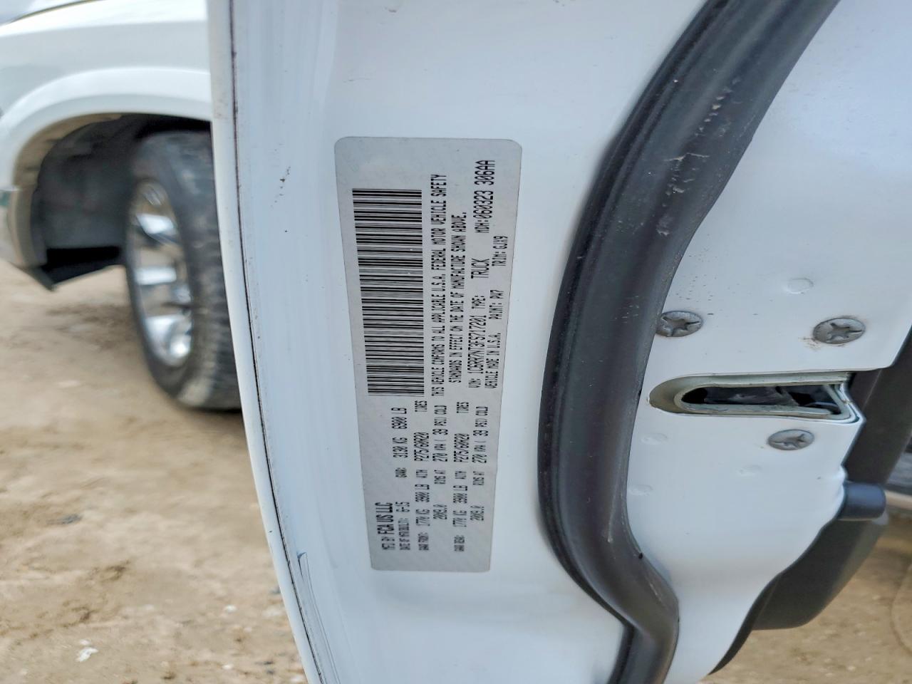 2015 Ram 1500 Laramie White vin: 1C6RR7NT3FS717201