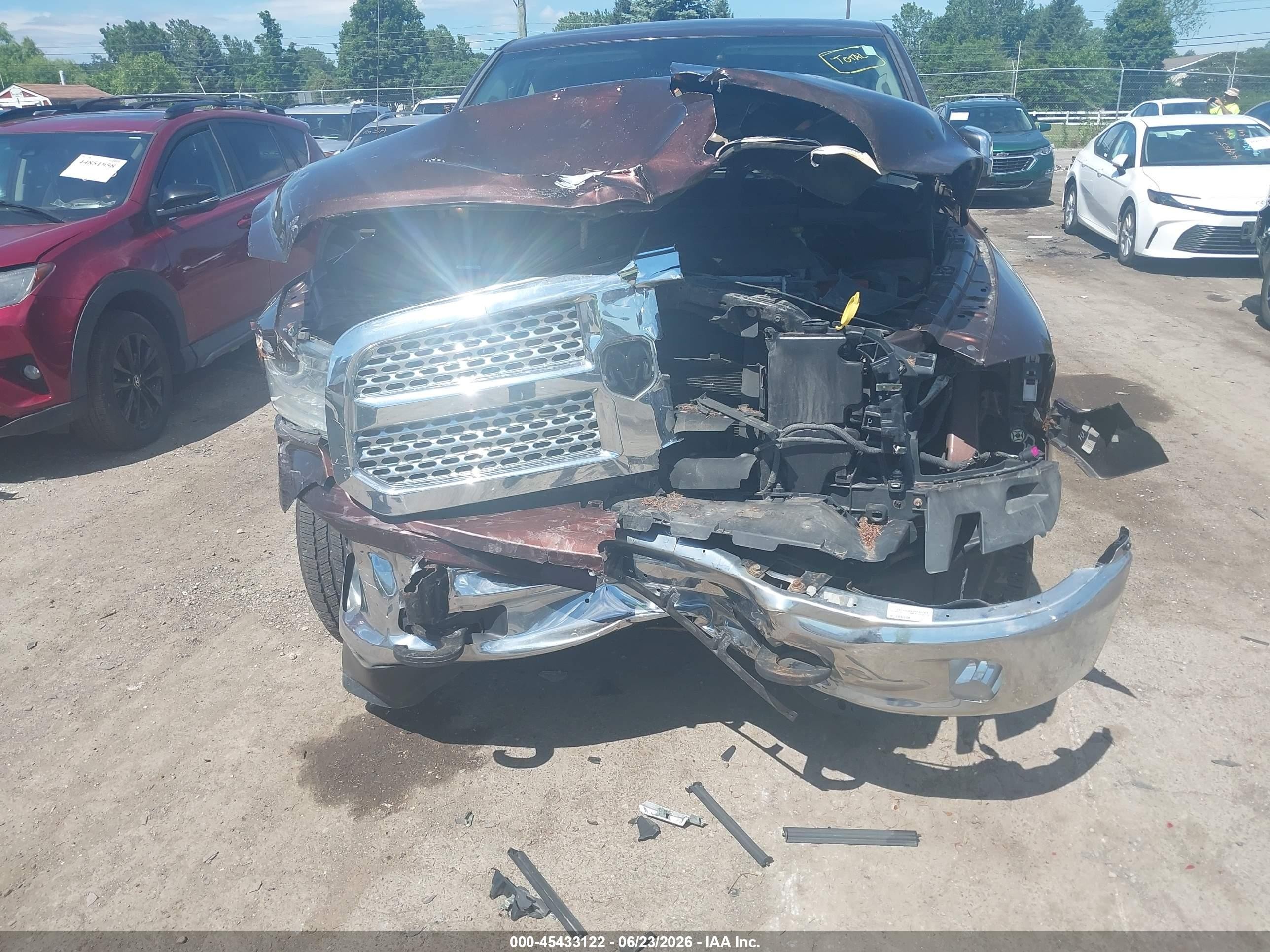 2013 Ram 1500 Laramie Brown vin: 1C6RR7NT4DS638617