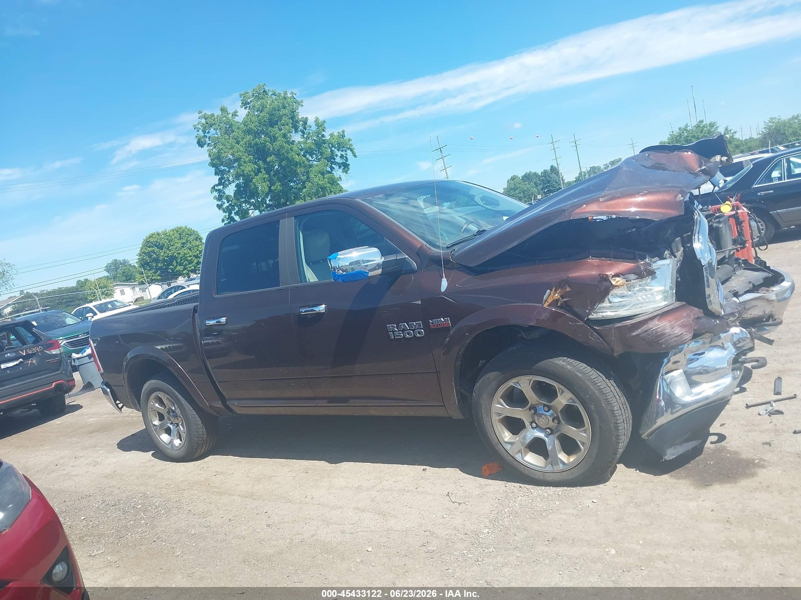2013 Ram 1500 Laramie Brown vin: 1C6RR7NT4DS638617