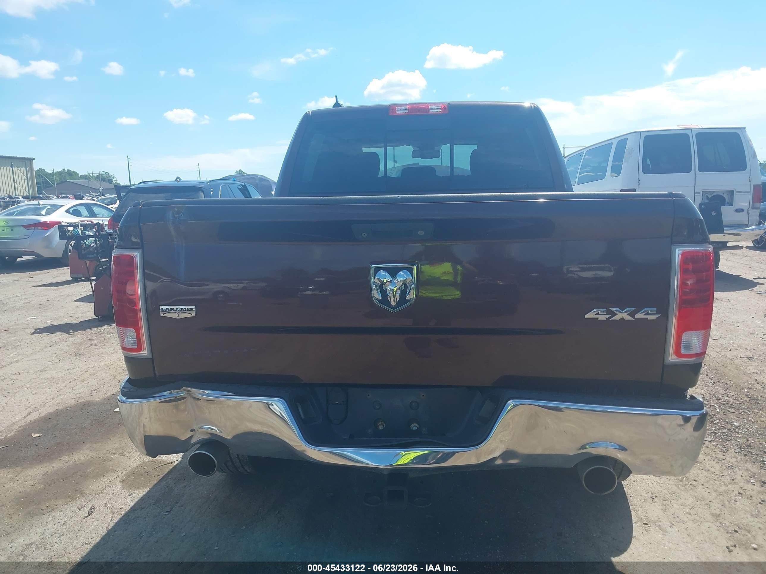 2013 Ram 1500 Laramie Brown vin: 1C6RR7NT4DS638617
