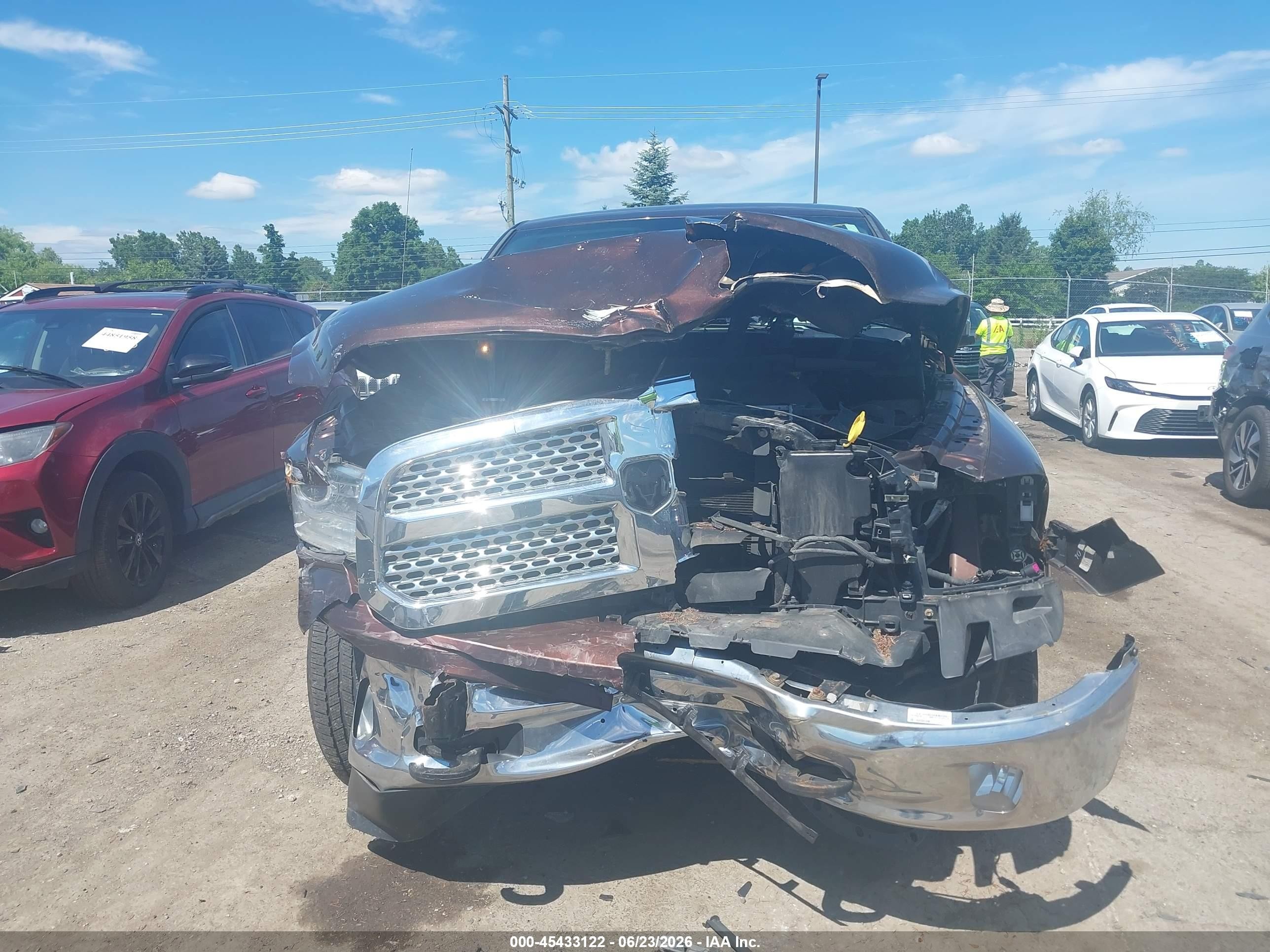 2013 Ram 1500 Laramie Brown vin: 1C6RR7NT4DS638617
