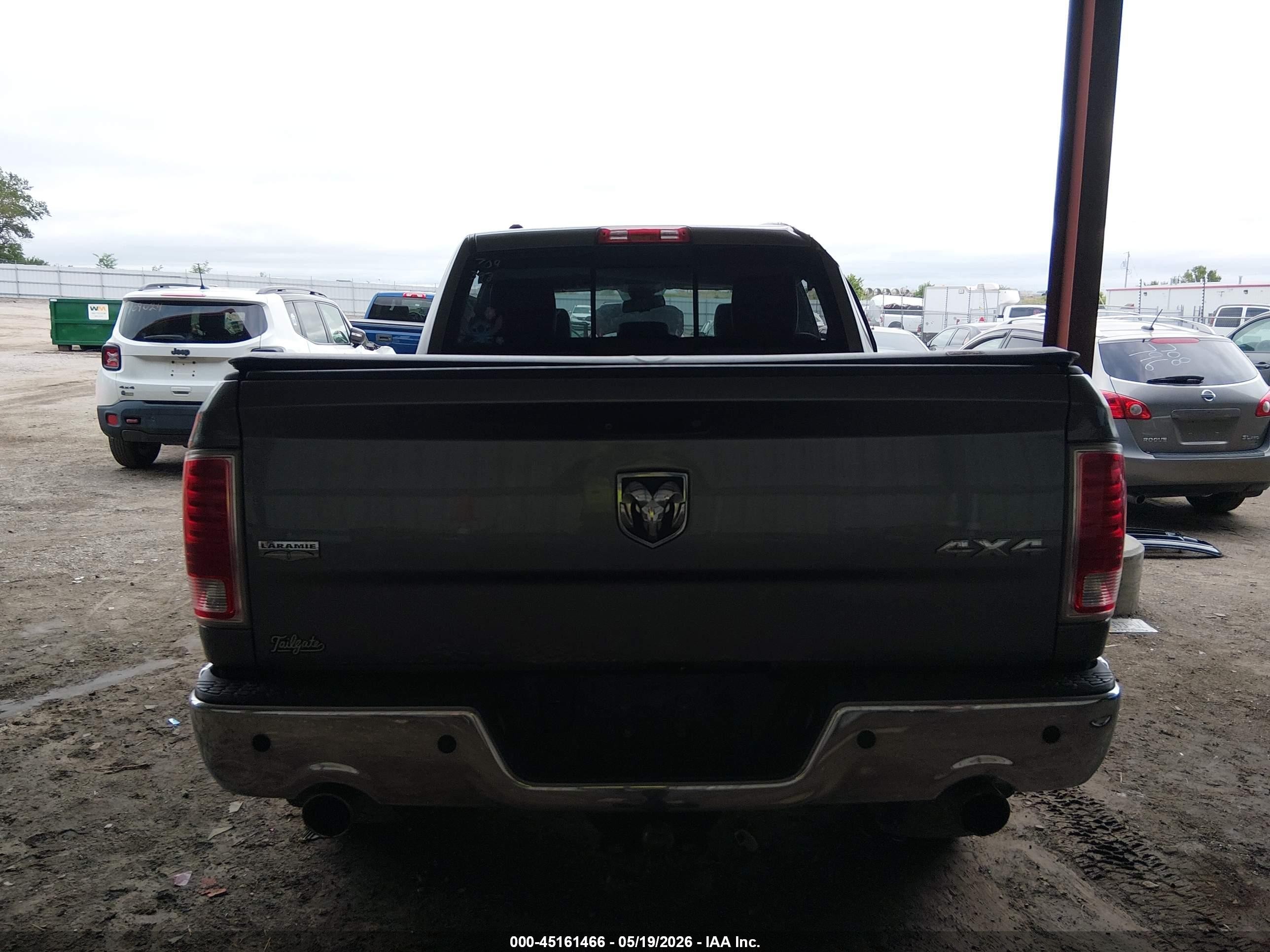 2013 Ram 1500 Laramie Gray vin: 1C6RR7NT4DS664456