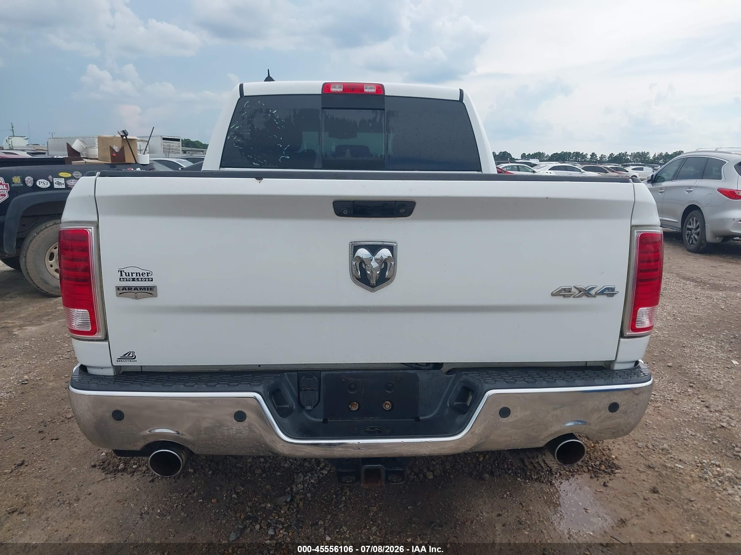 2013 Ram 1500 Laramie White vin: 1C6RR7NT4DS683685