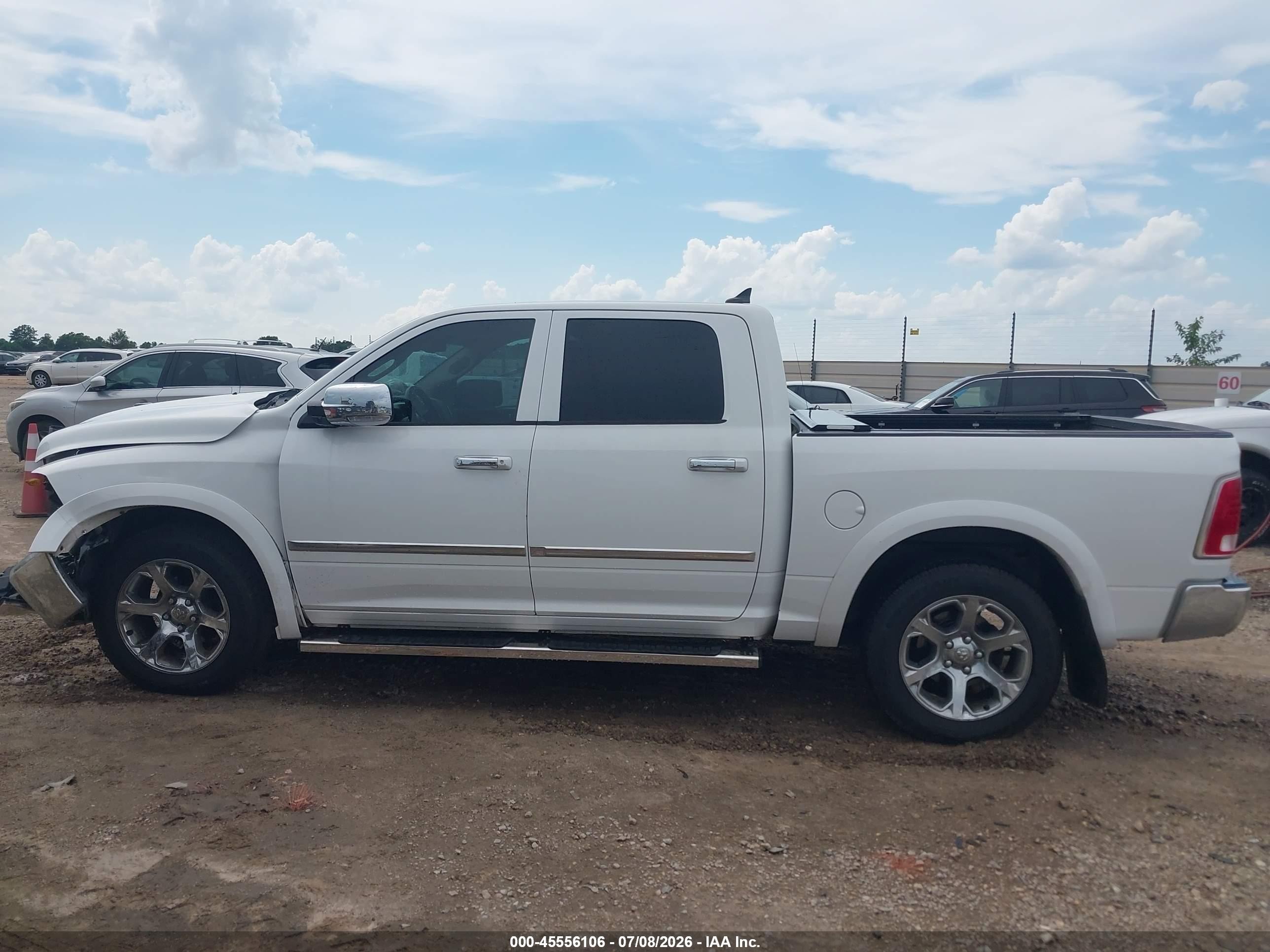 2013 Ram 1500 Laramie White vin: 1C6RR7NT4DS683685