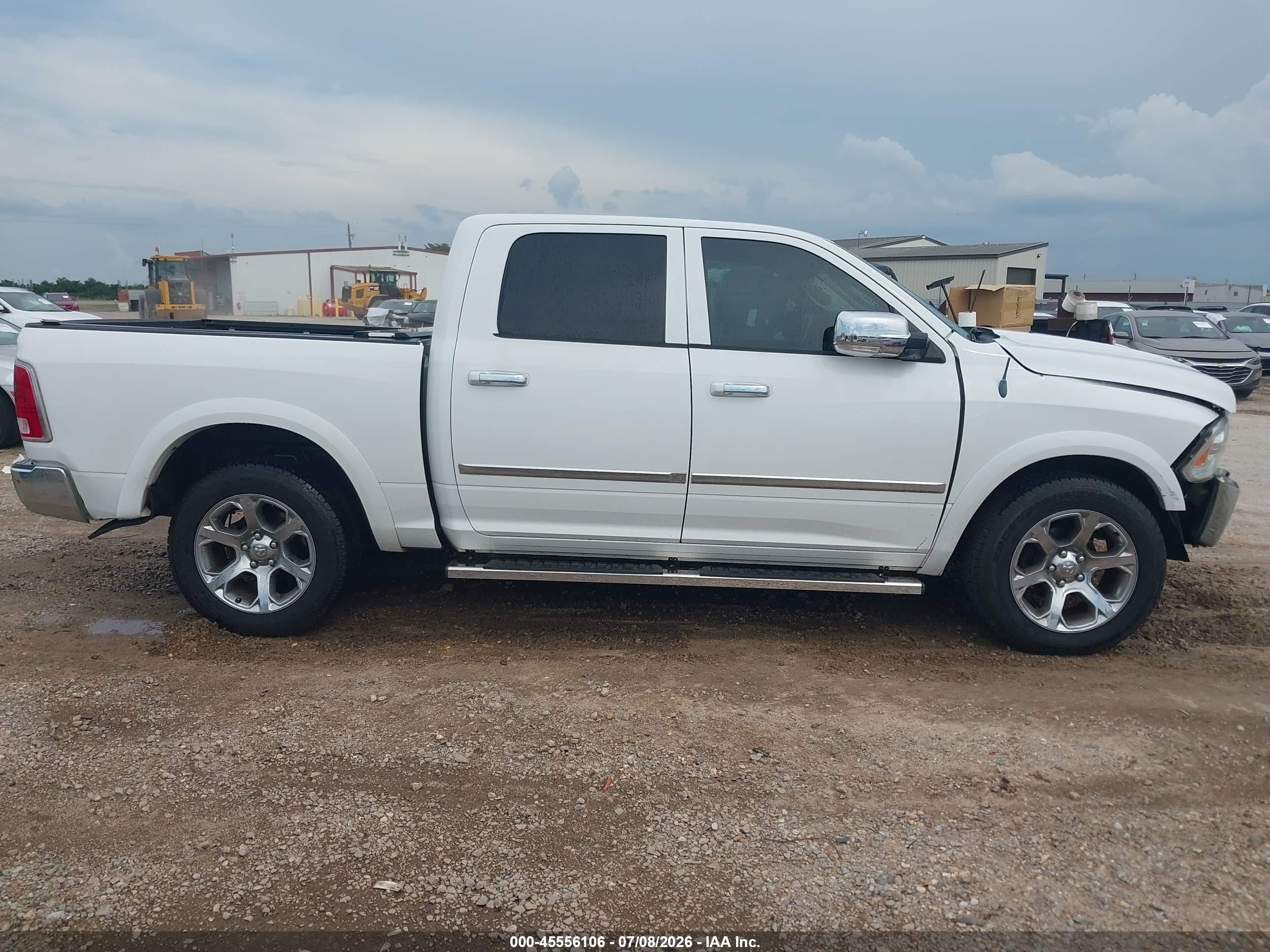2013 Ram 1500 Laramie White vin: 1C6RR7NT4DS683685