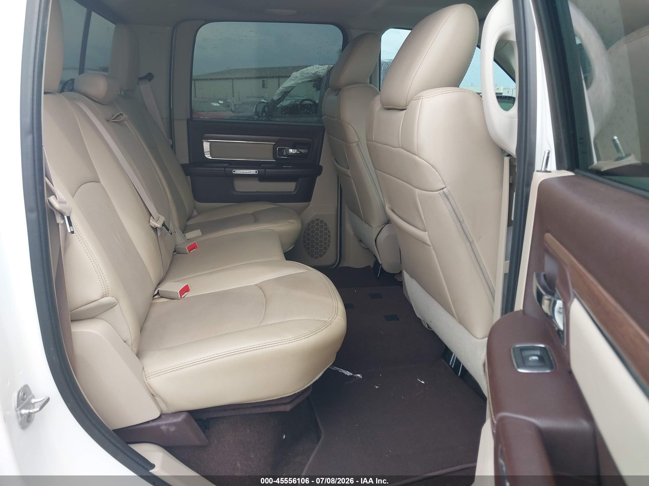2013 Ram 1500 Laramie White vin: 1C6RR7NT4DS683685