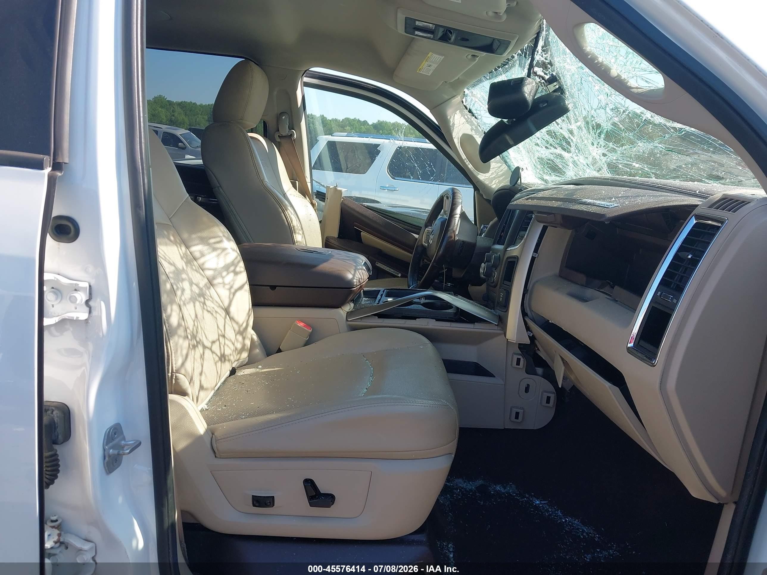 2013 Ram 1500 Laramie Белый vin: 1C6RR7NT4DS715213