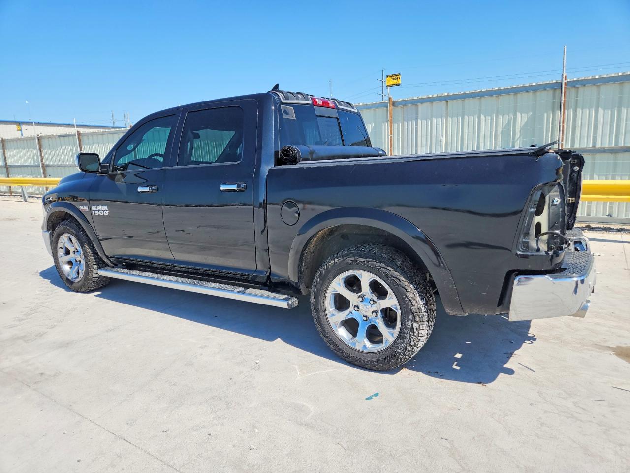 2015 Ram 1500 Laramie Черный vin: 1C6RR7NT4FS666484