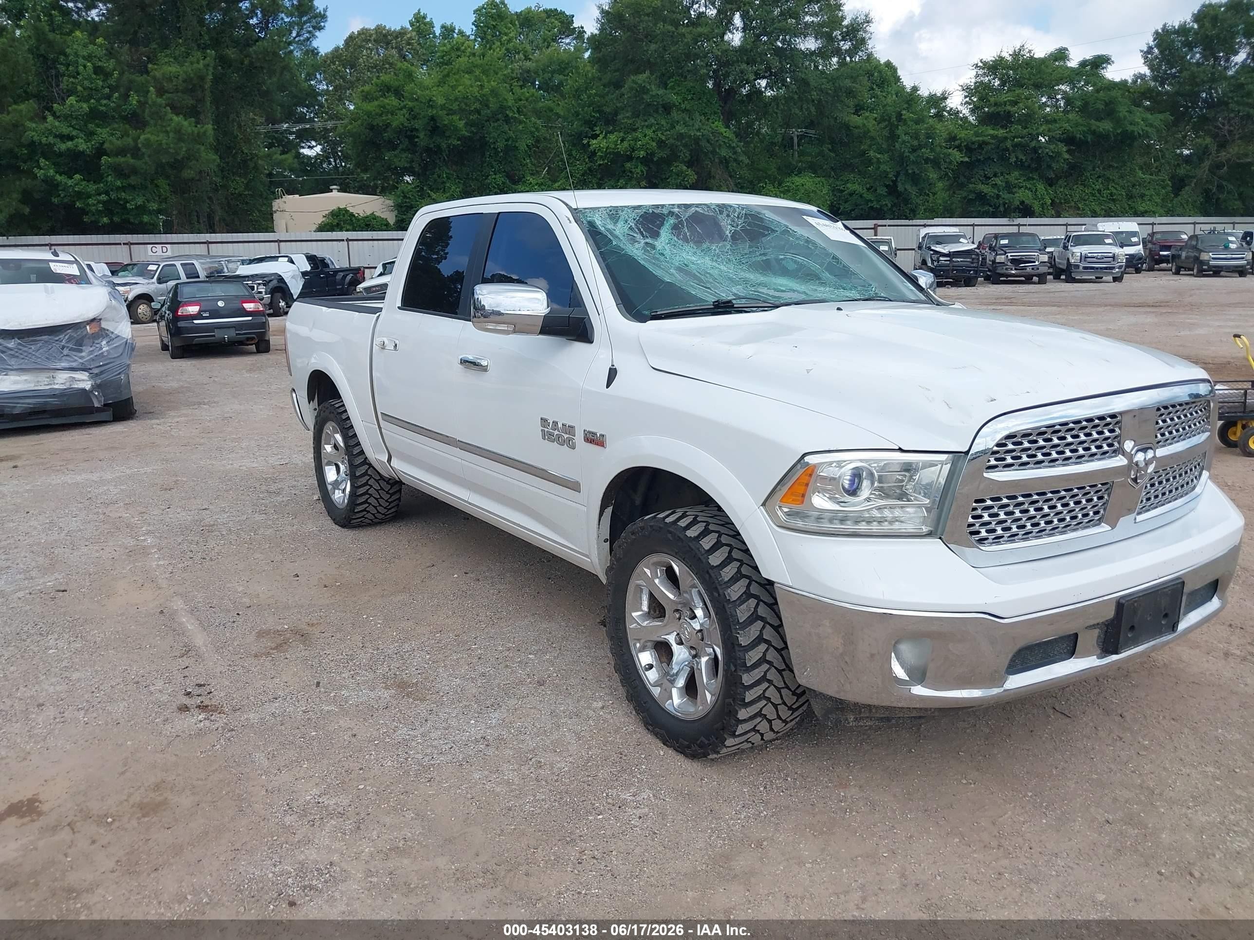 2015 Ram 1500 Laramie White vin: 1C6RR7NT4FS768416