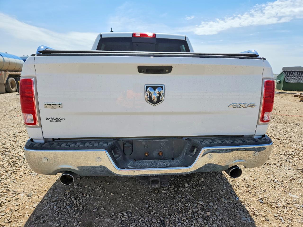 2015 Ram 1500 Laramie Белый vin: 1C6RR7NT5FS632926