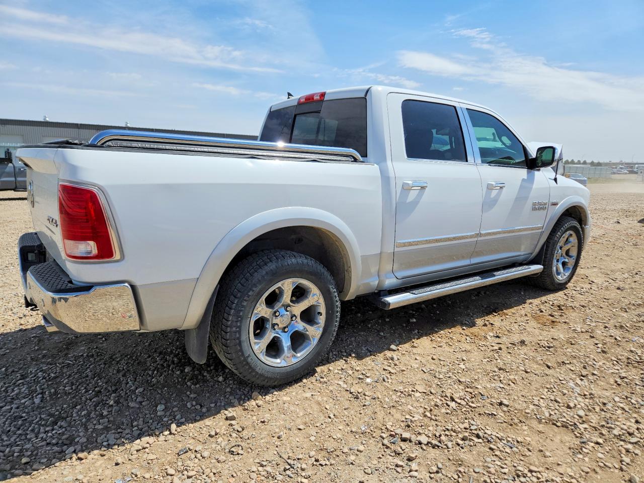 2015 Ram 1500 Laramie Белый vin: 1C6RR7NT5FS632926