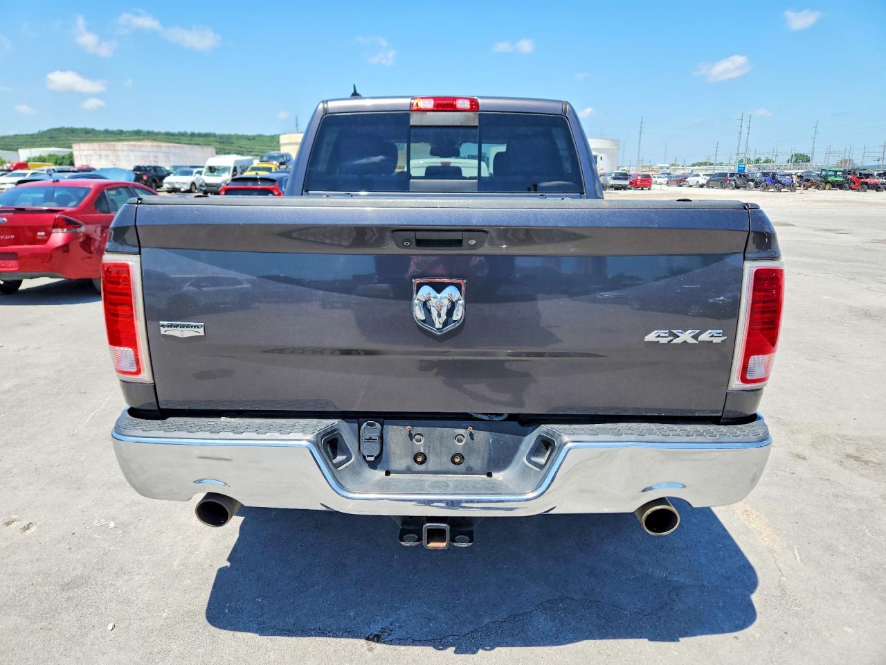 2015 Ram 1500 Laramie Gray vin: 1C6RR7NT5FS748174