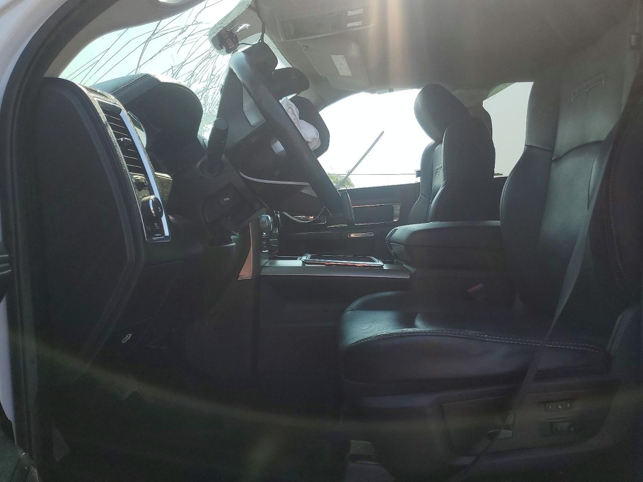 2013 Ram 1500 Laramie White vin: 1C6RR7NT6DS720784