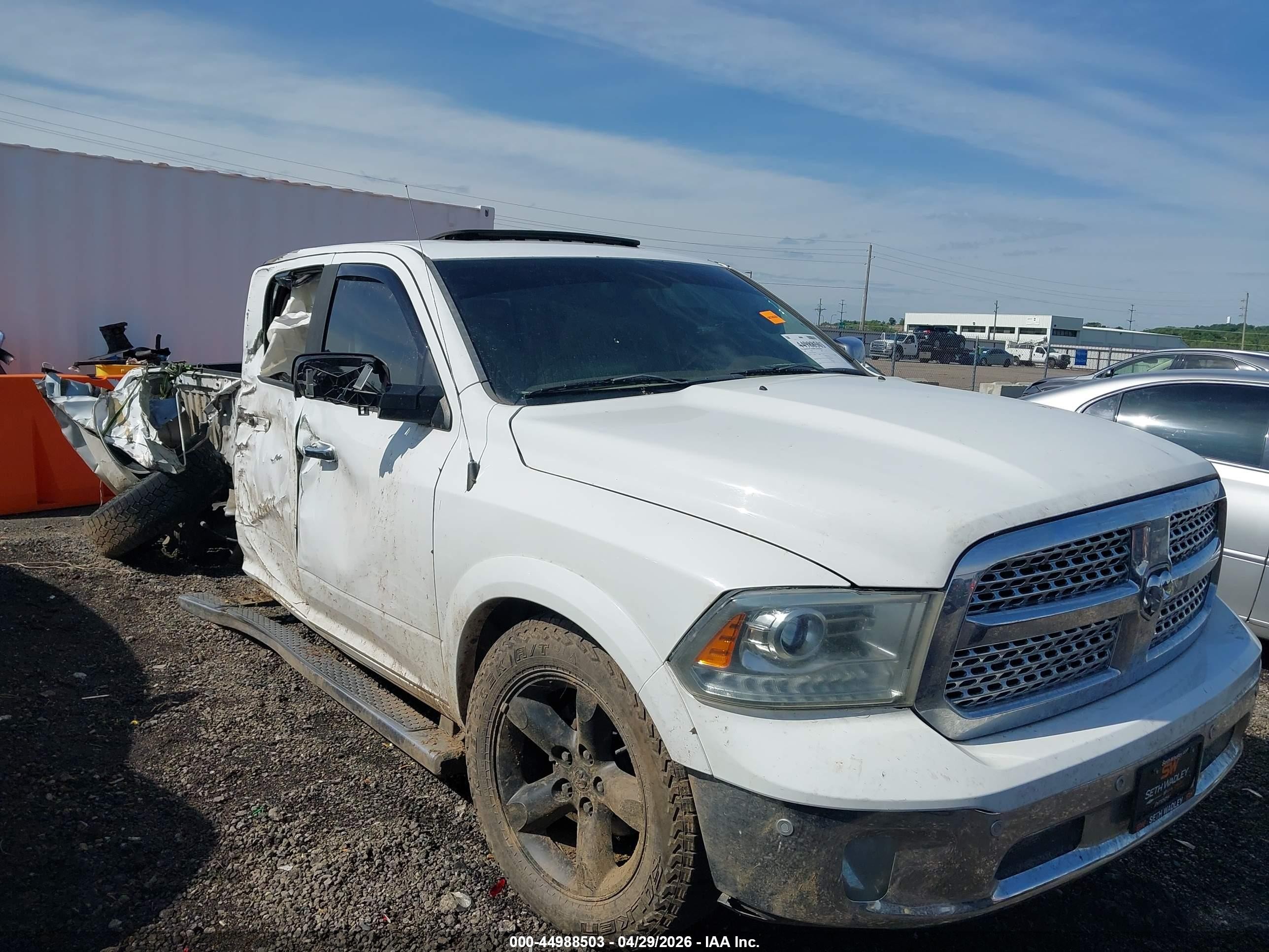 2014 Ram 1500 Laramie White vin: 1C6RR7NT6ES447802