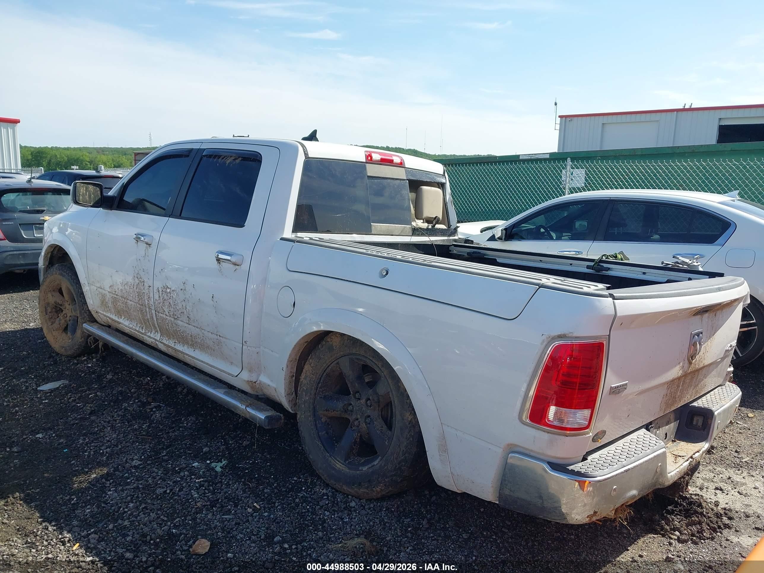 2014 Ram 1500 Laramie White vin: 1C6RR7NT6ES447802