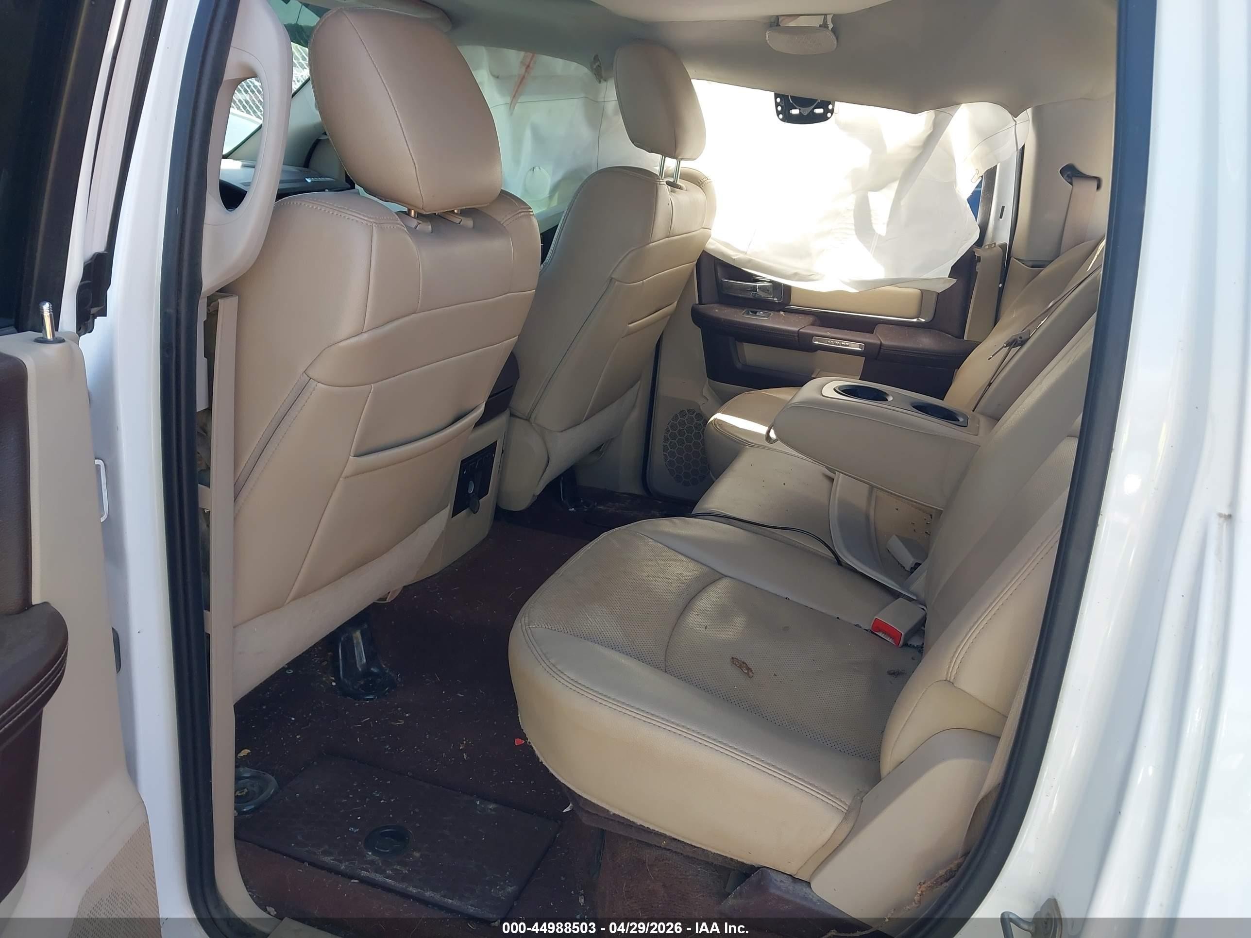 2014 Ram 1500 Laramie White vin: 1C6RR7NT6ES447802