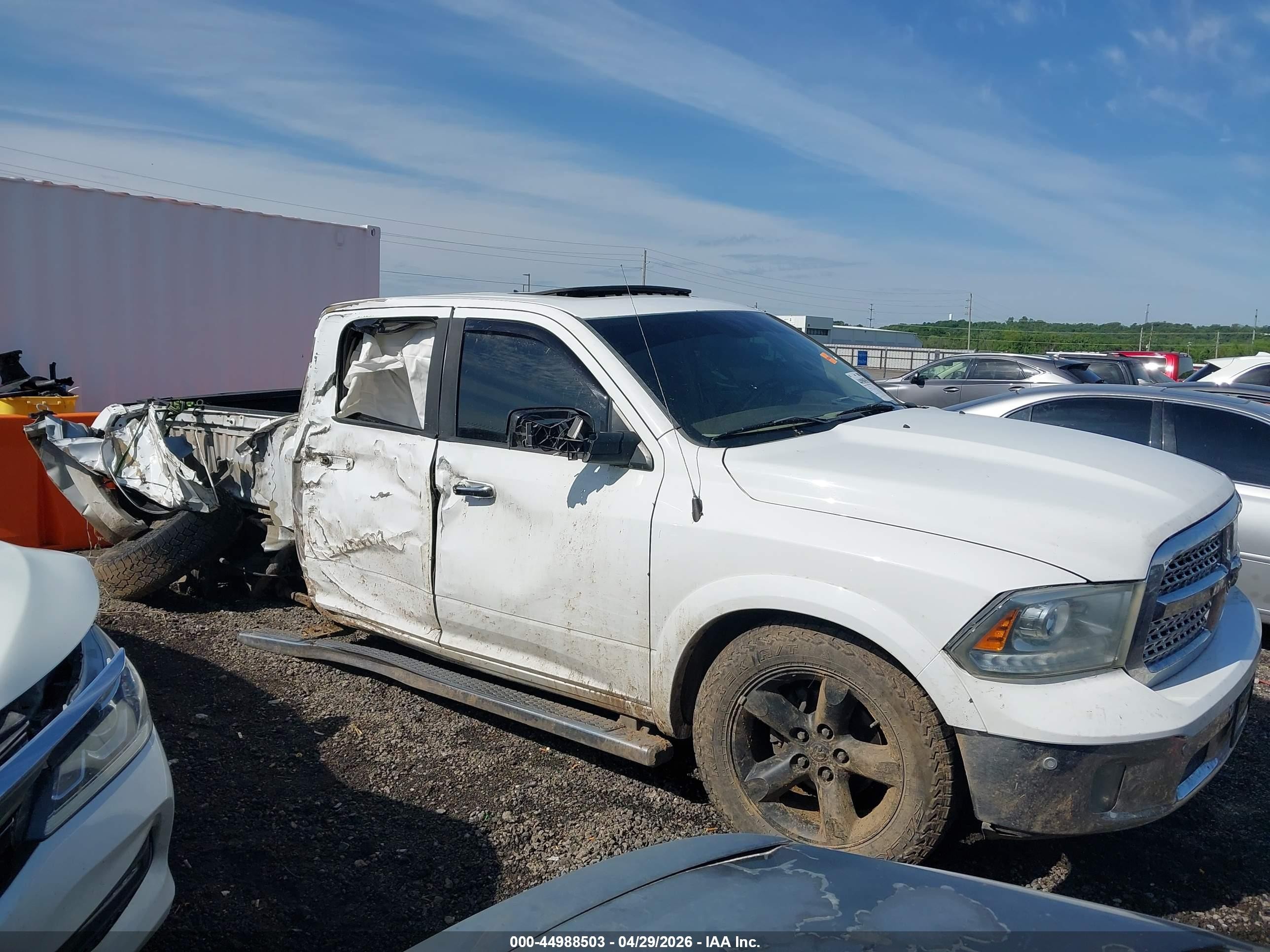 2014 Ram 1500 Laramie White vin: 1C6RR7NT6ES447802
