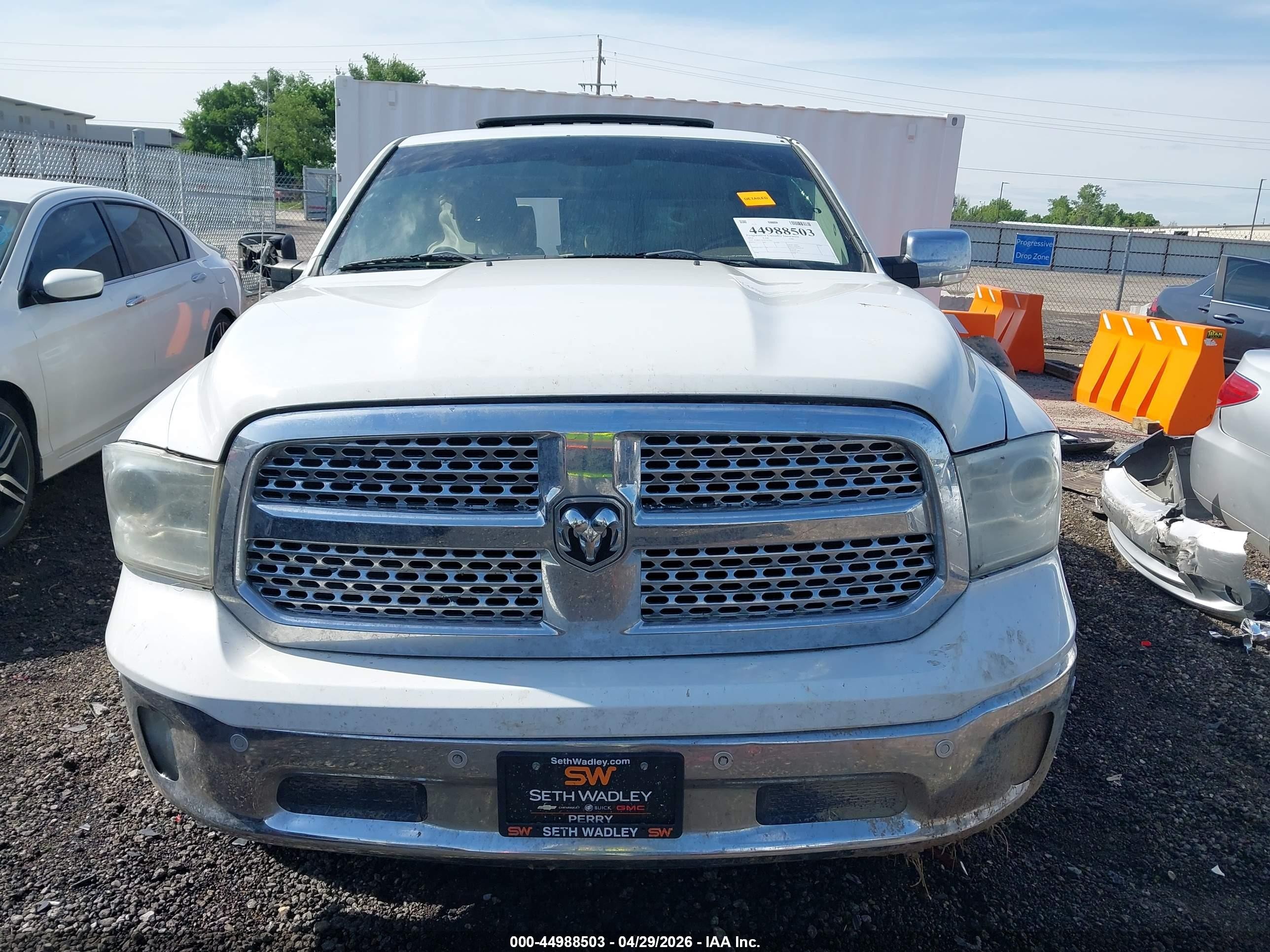 2014 Ram 1500 Laramie White vin: 1C6RR7NT6ES447802