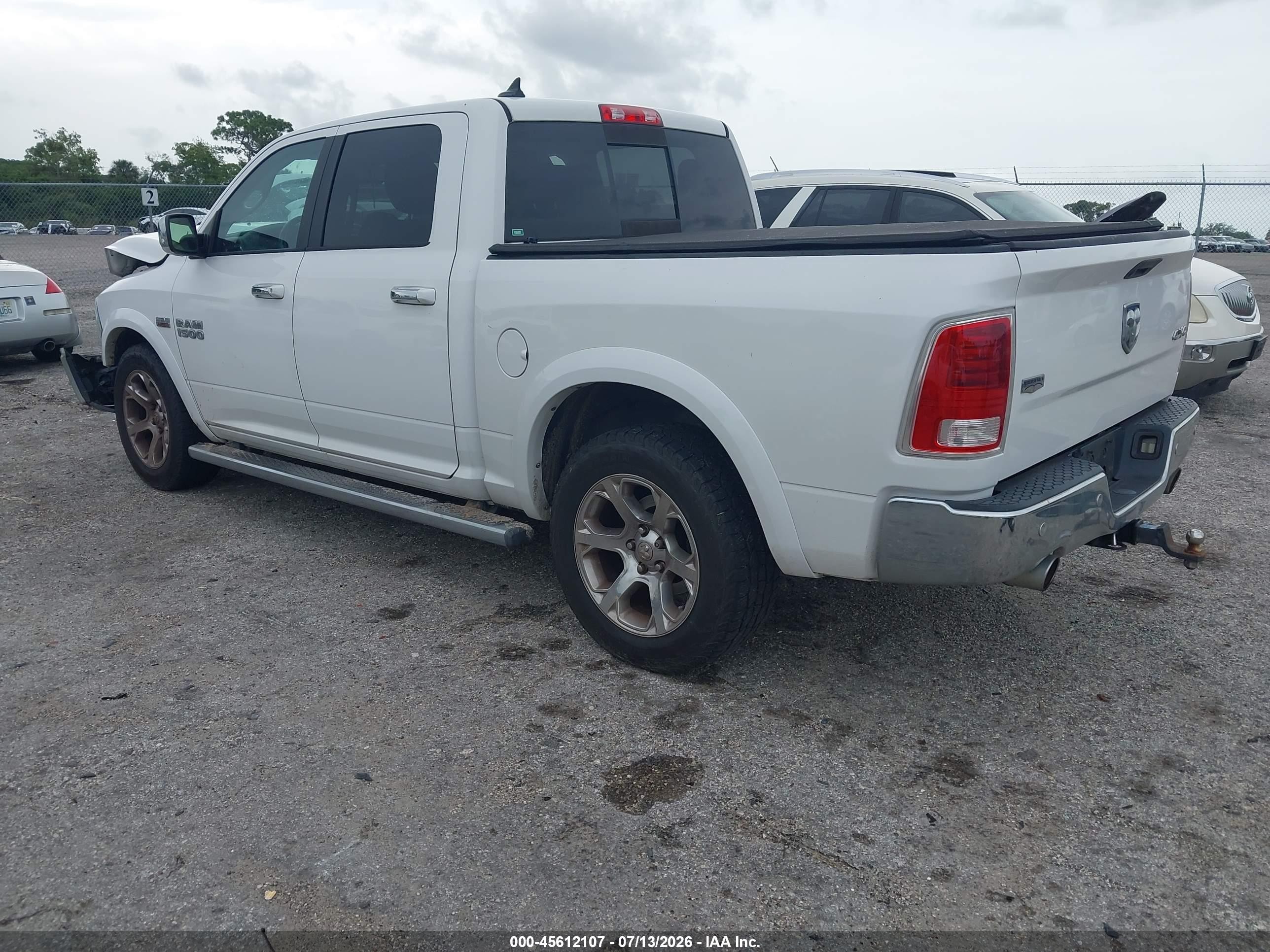 2015 Ram 1500 Laramie White vin: 1C6RR7NT6FS533757