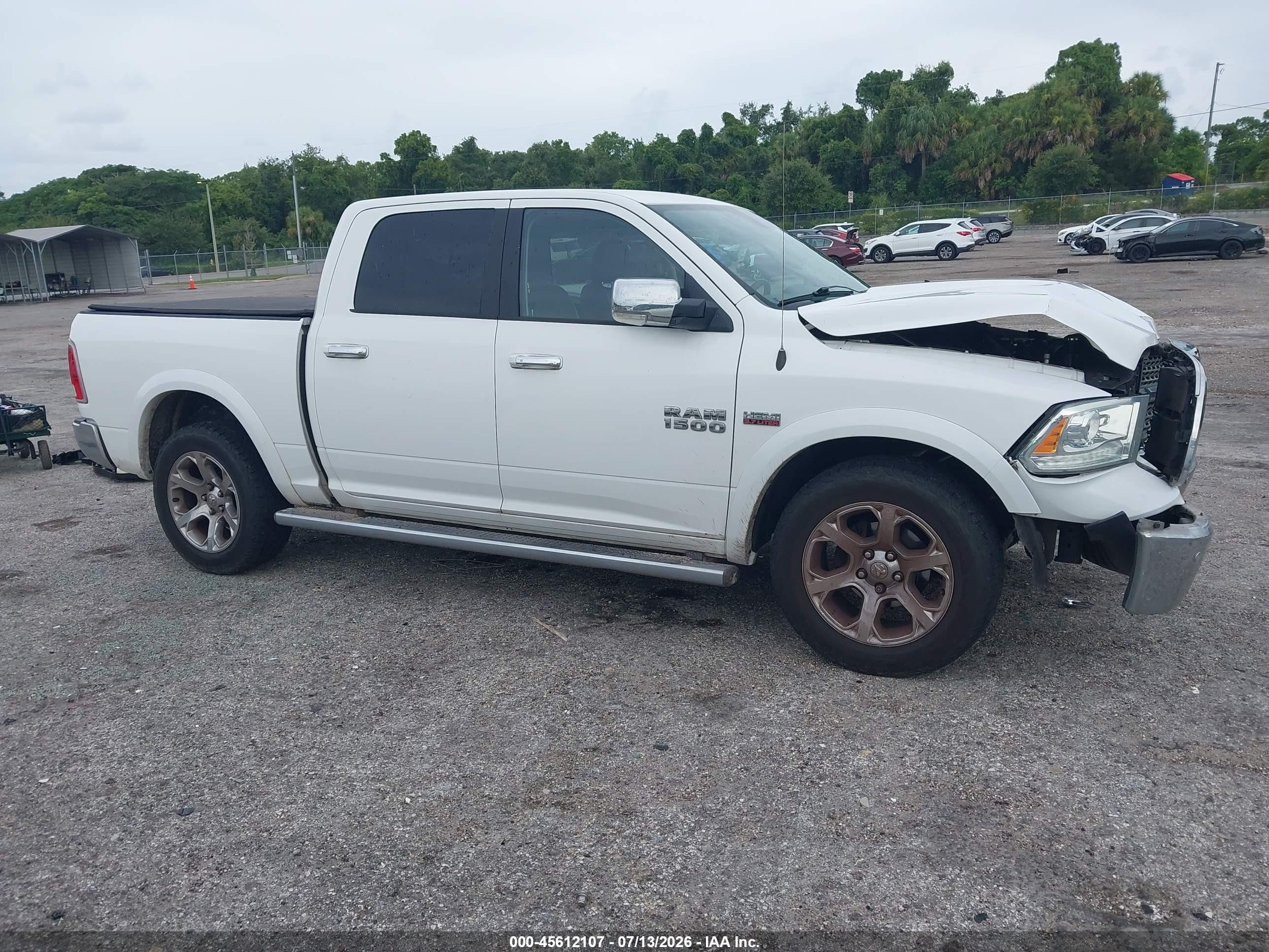 2015 Ram 1500 Laramie White vin: 1C6RR7NT6FS533757