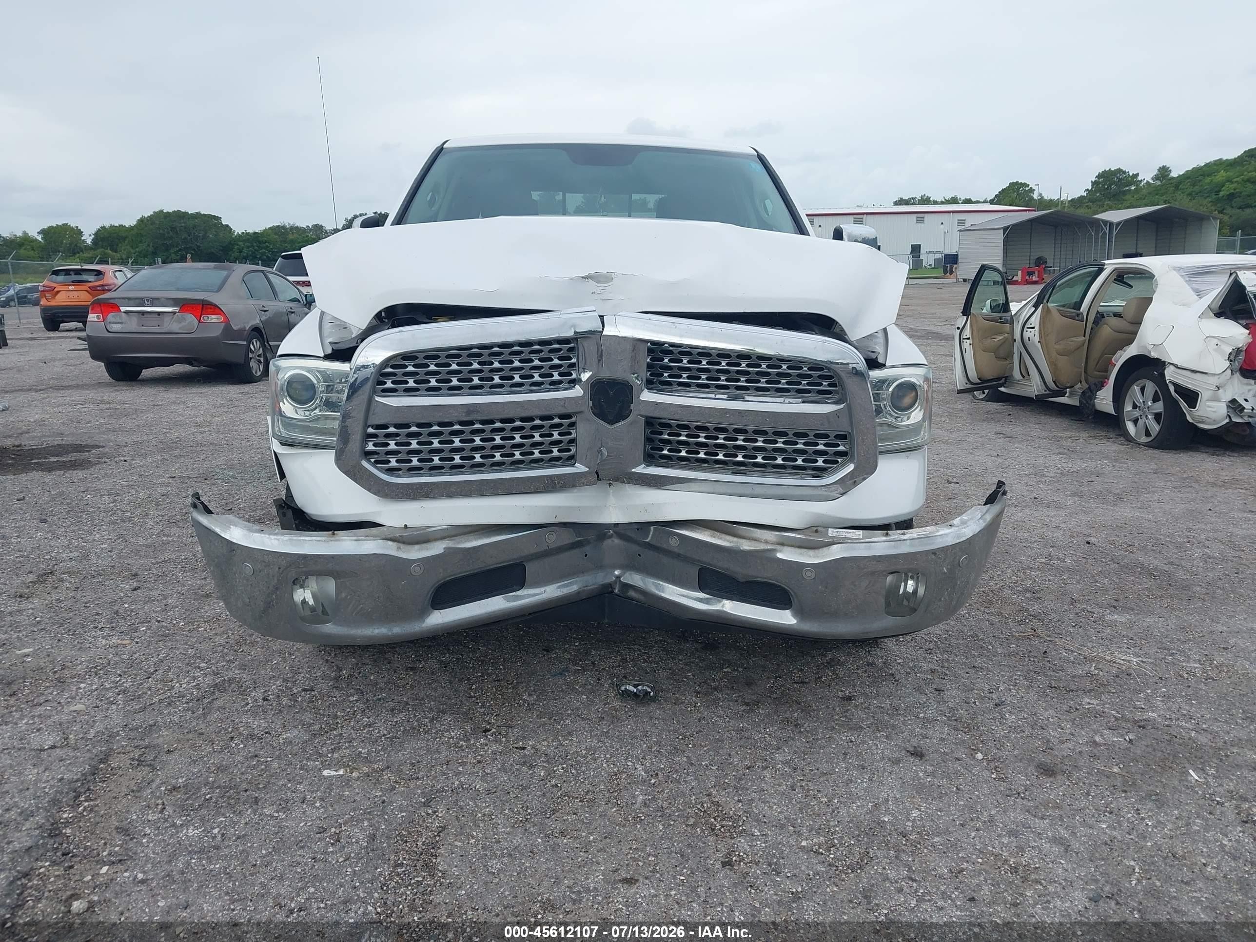 2015 Ram 1500 Laramie White vin: 1C6RR7NT6FS533757