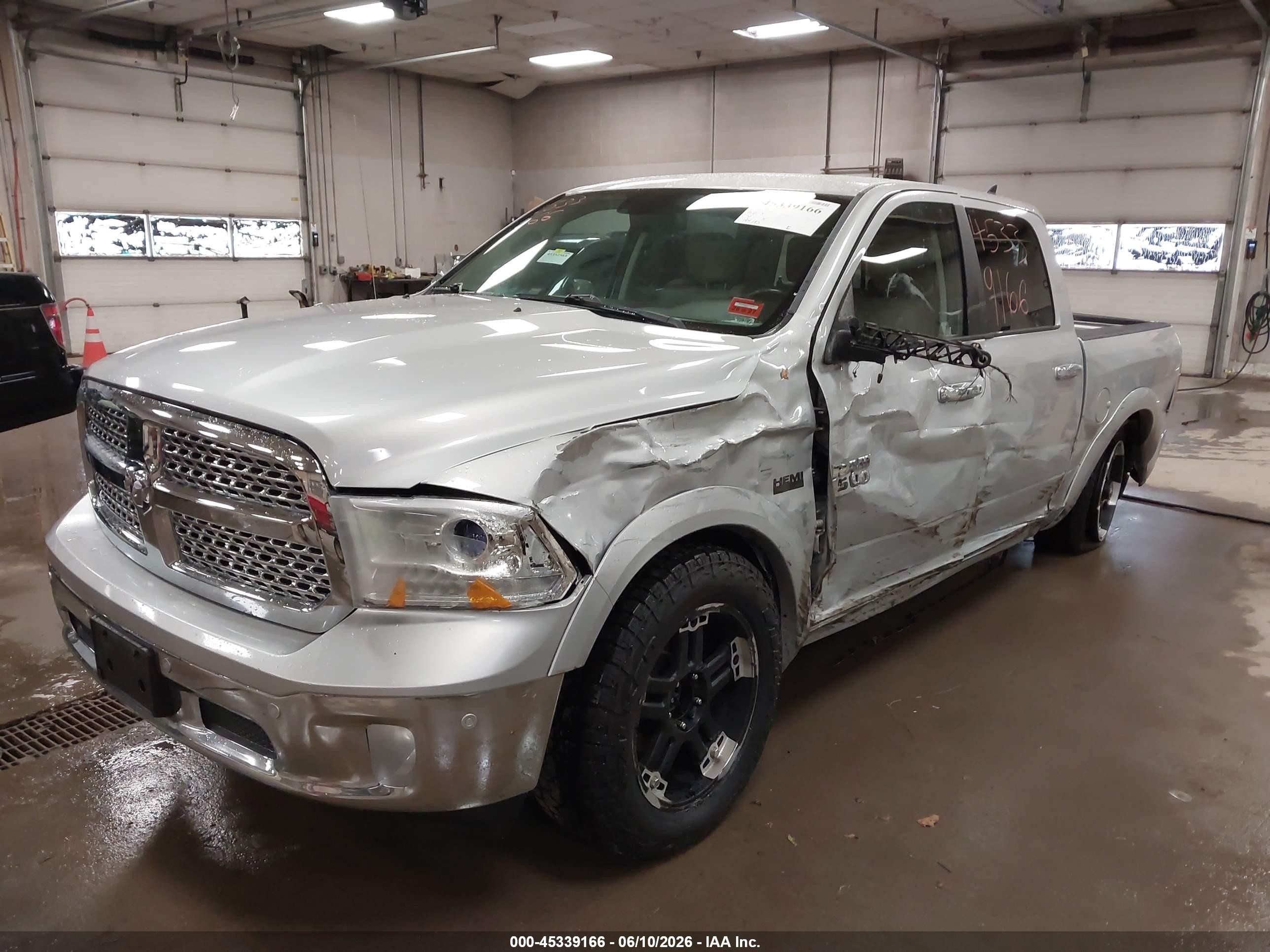 2014 Ram 1500 Laramie Silver vin: 1C6RR7NT7ES247804