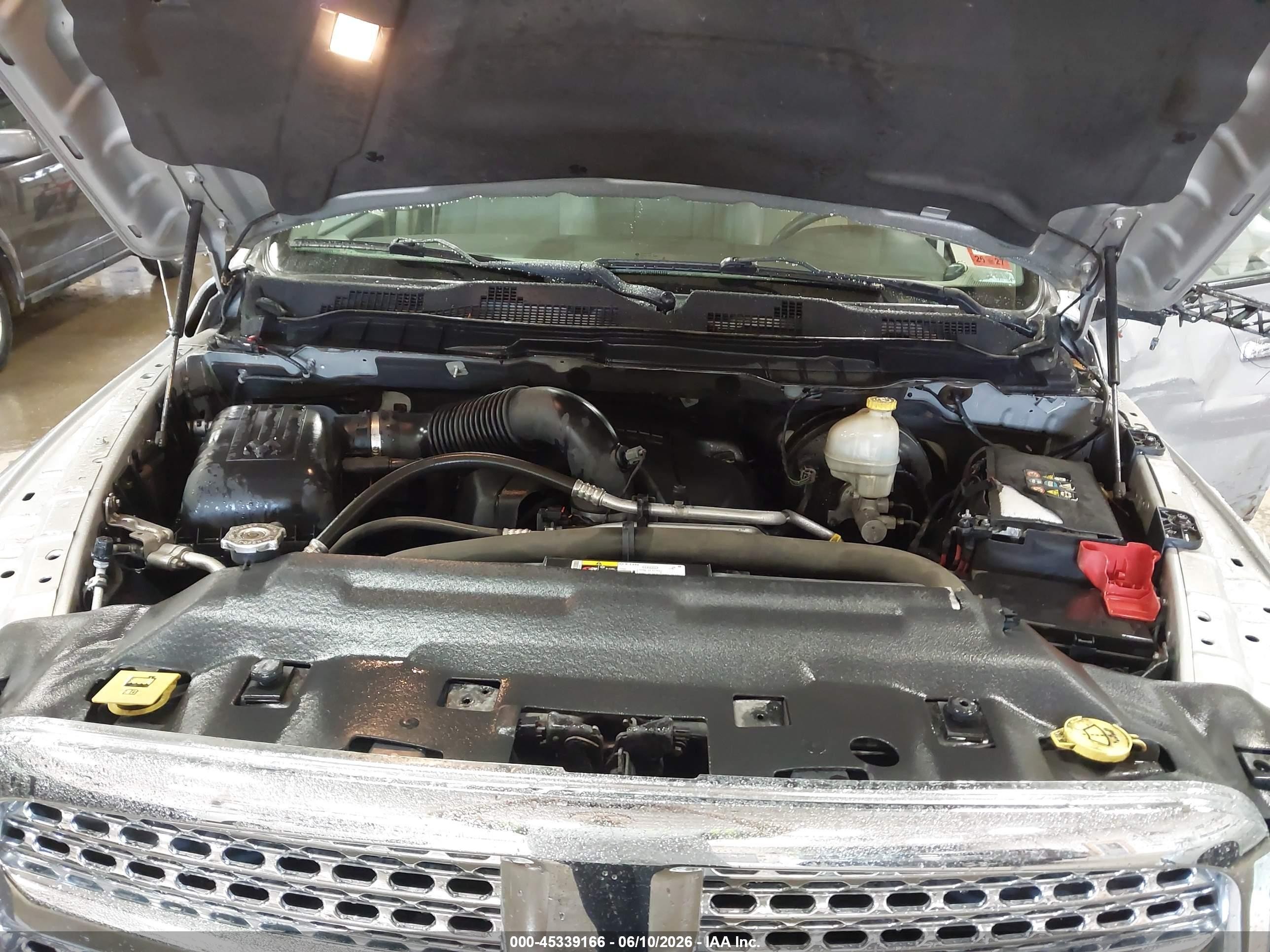 2014 Ram 1500 Laramie Silver vin: 1C6RR7NT7ES247804