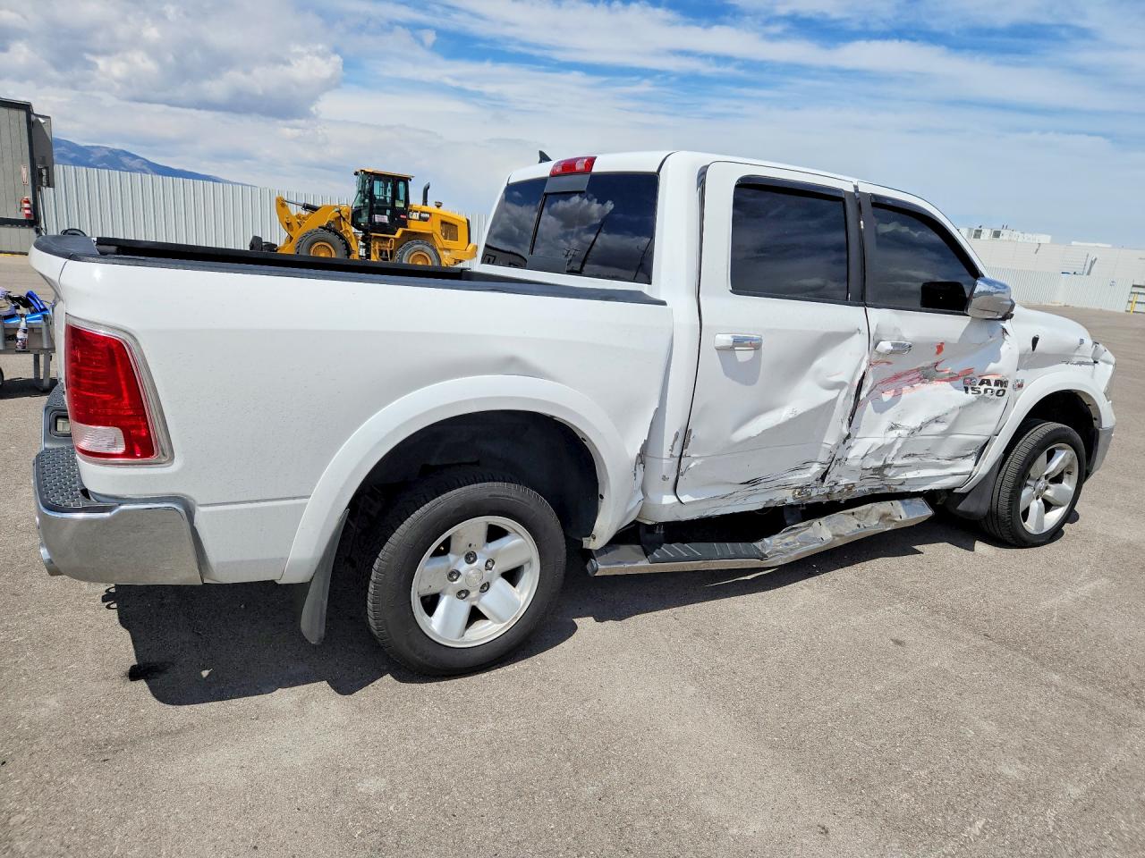 2014 Ram 1500 Laramie White vin: 1C6RR7NT7ES312358