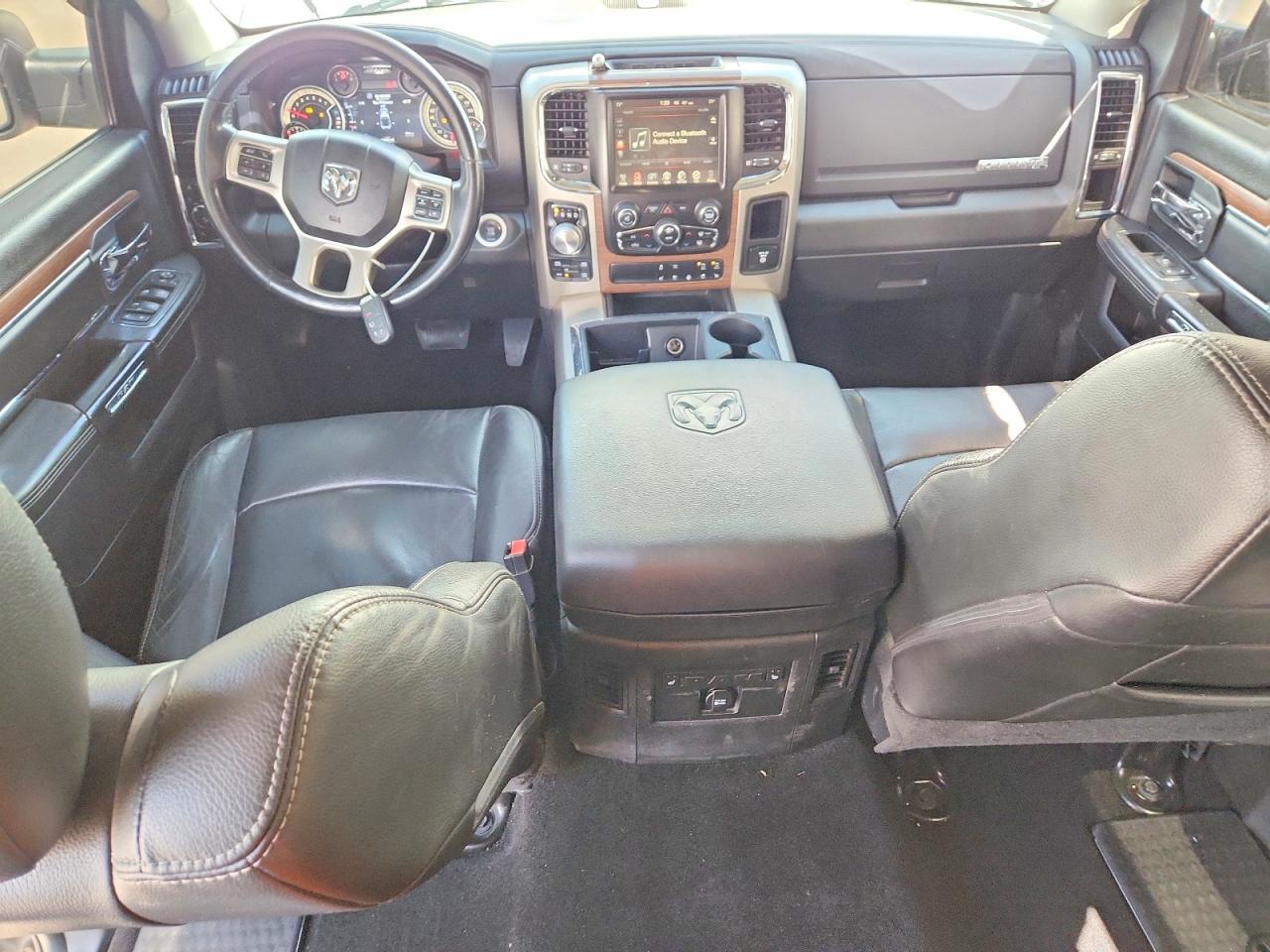 2014 Ram 1500 Laramie White vin: 1C6RR7NT7ES312358