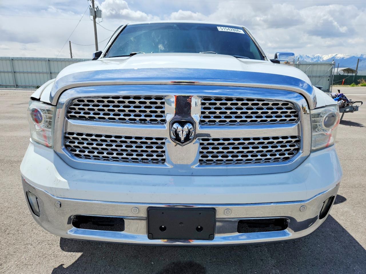 2014 Ram 1500 Laramie White vin: 1C6RR7NT7ES312358