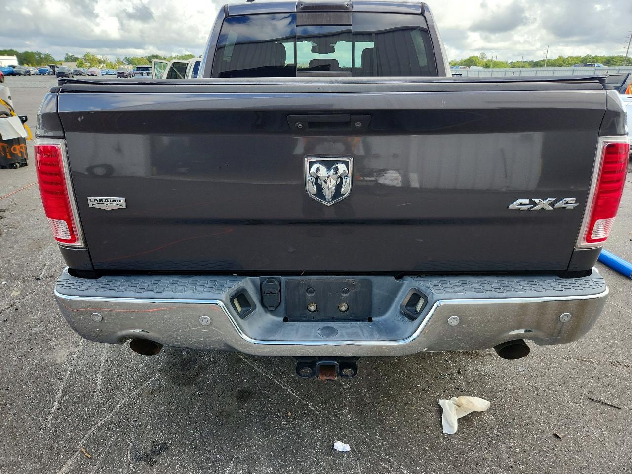 2015 Ram 1500 Laramie Gray vin: 1C6RR7NT7FS619336