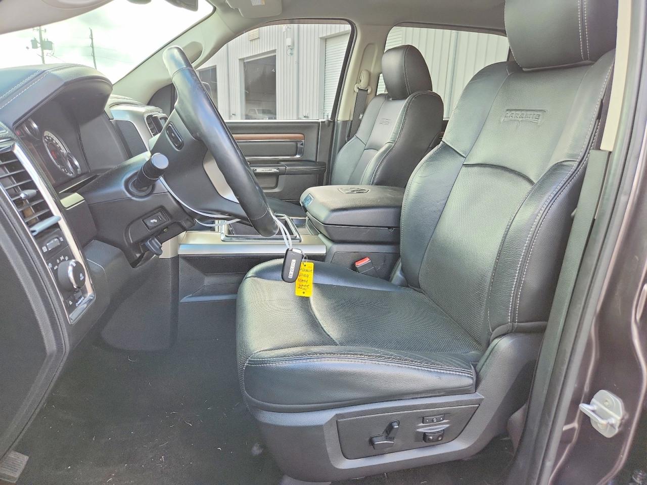 2015 Ram 1500 Laramie Gray vin: 1C6RR7NT7FS619336