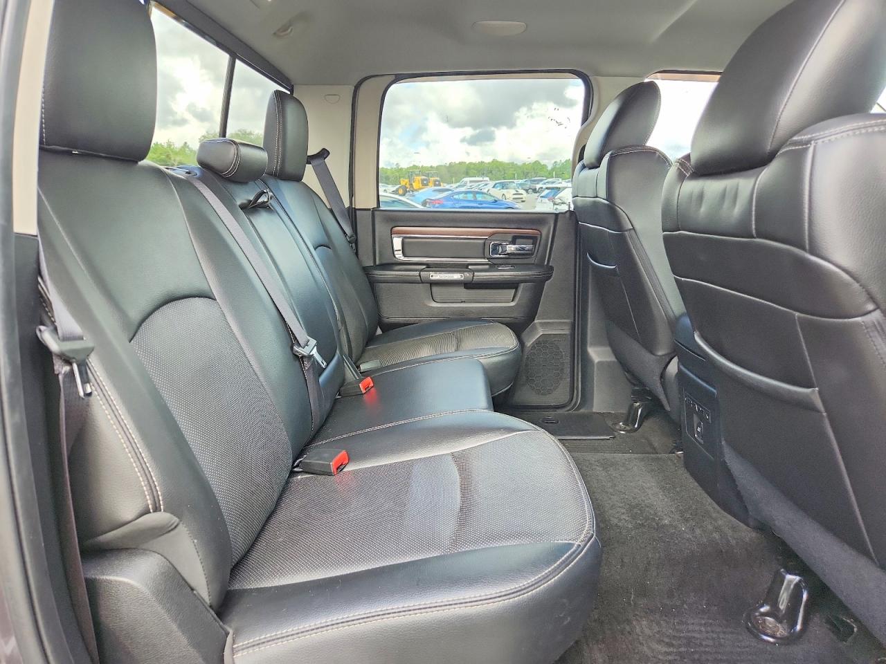 2015 Ram 1500 Laramie Gray vin: 1C6RR7NT7FS619336