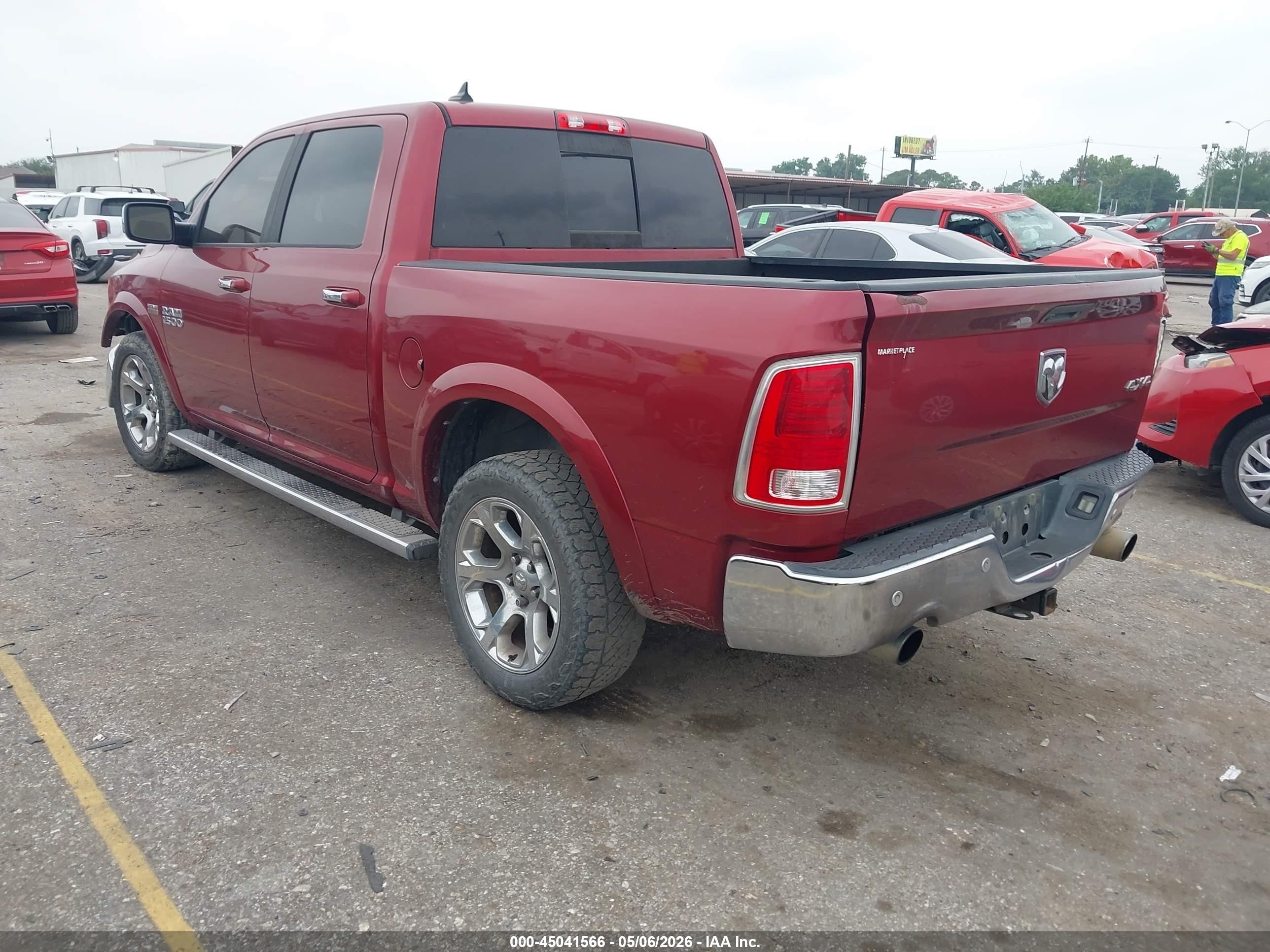 2015 Ram 1500 Laramie Red vin: 1C6RR7NT7FS777059