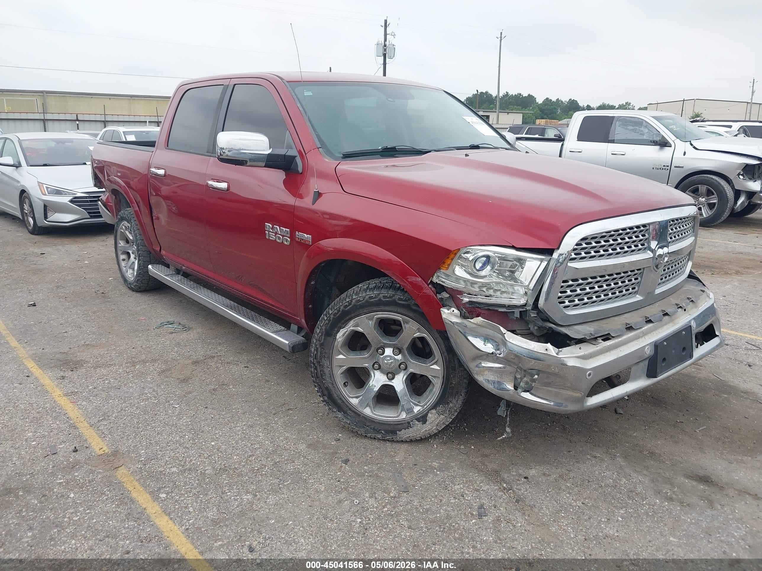 2015 Ram 1500 Laramie Red vin: 1C6RR7NT7FS777059